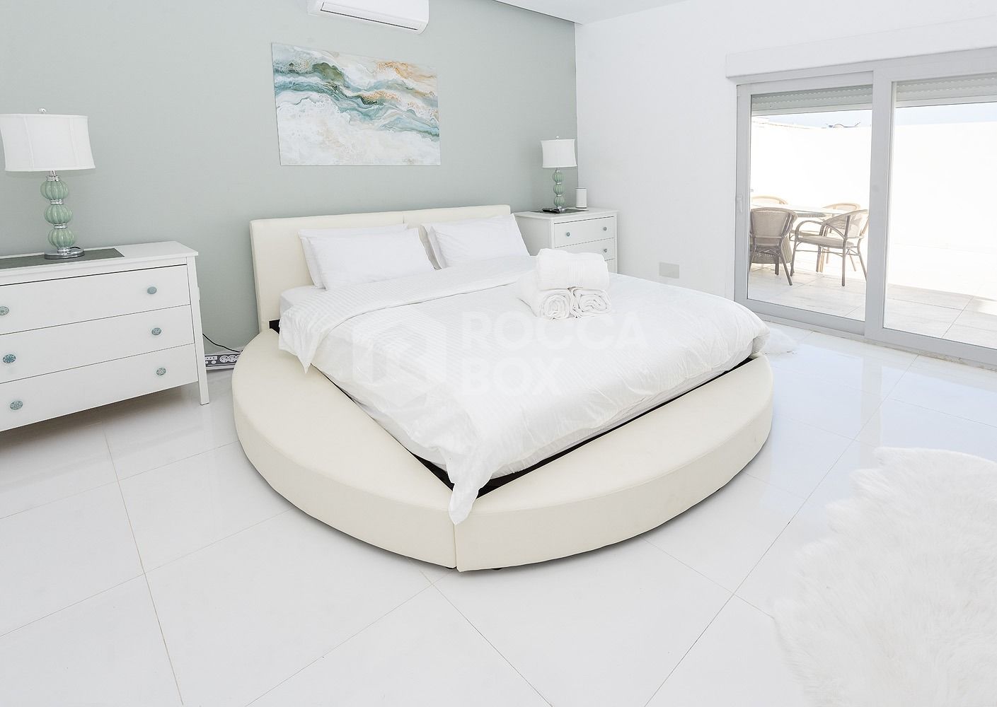 Private 6 bedroom Villa in prime Benalmádena location