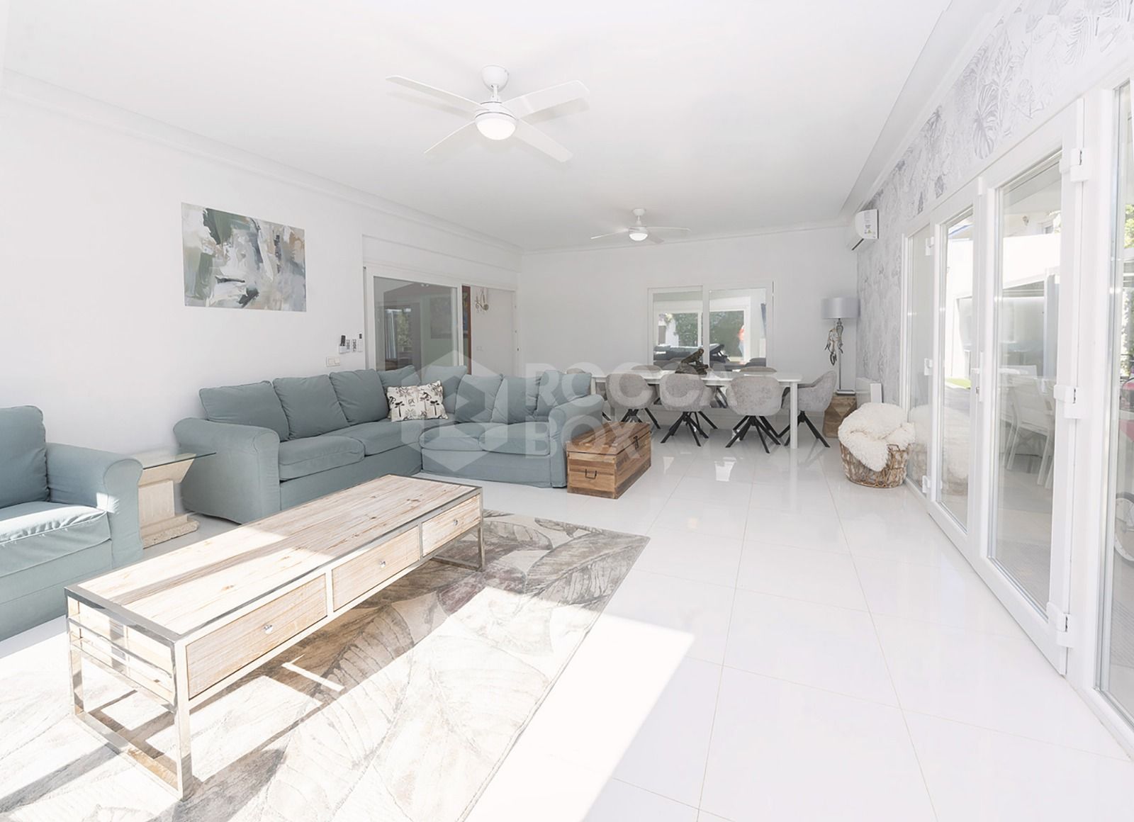 Private 6 bedroom Villa in prime Benalmádena location