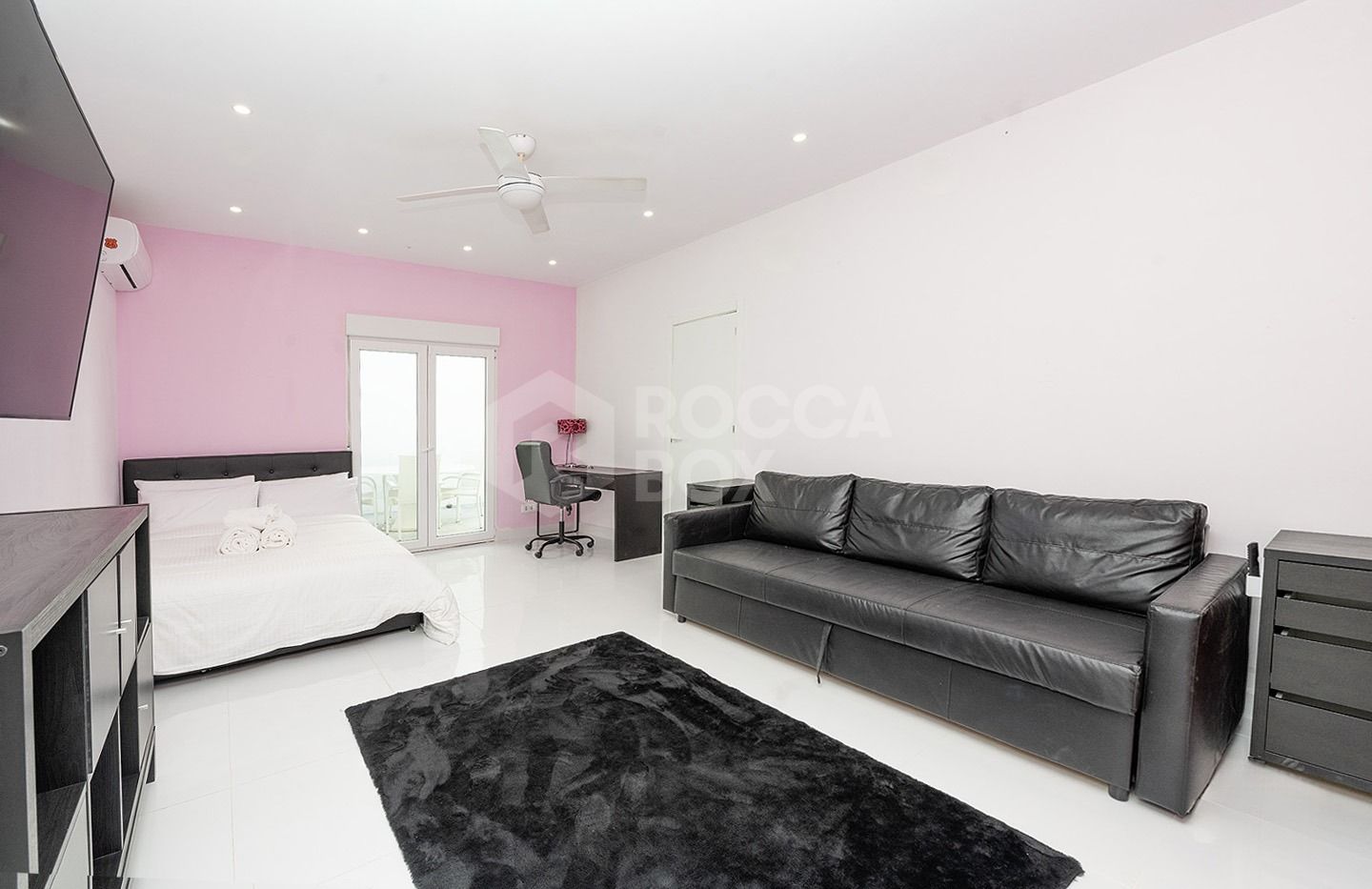 Private 6 bedroom Villa in prime Benalmádena location