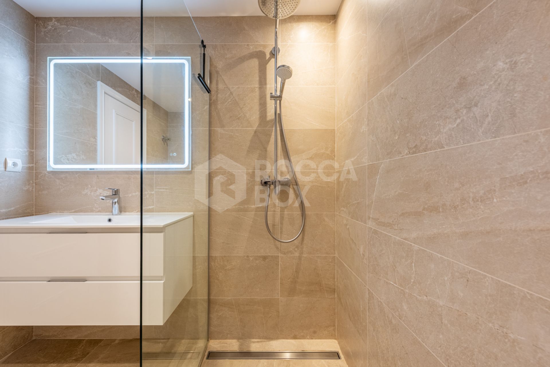 Middle Floor Apartment For Sale In Nueva Andalucia