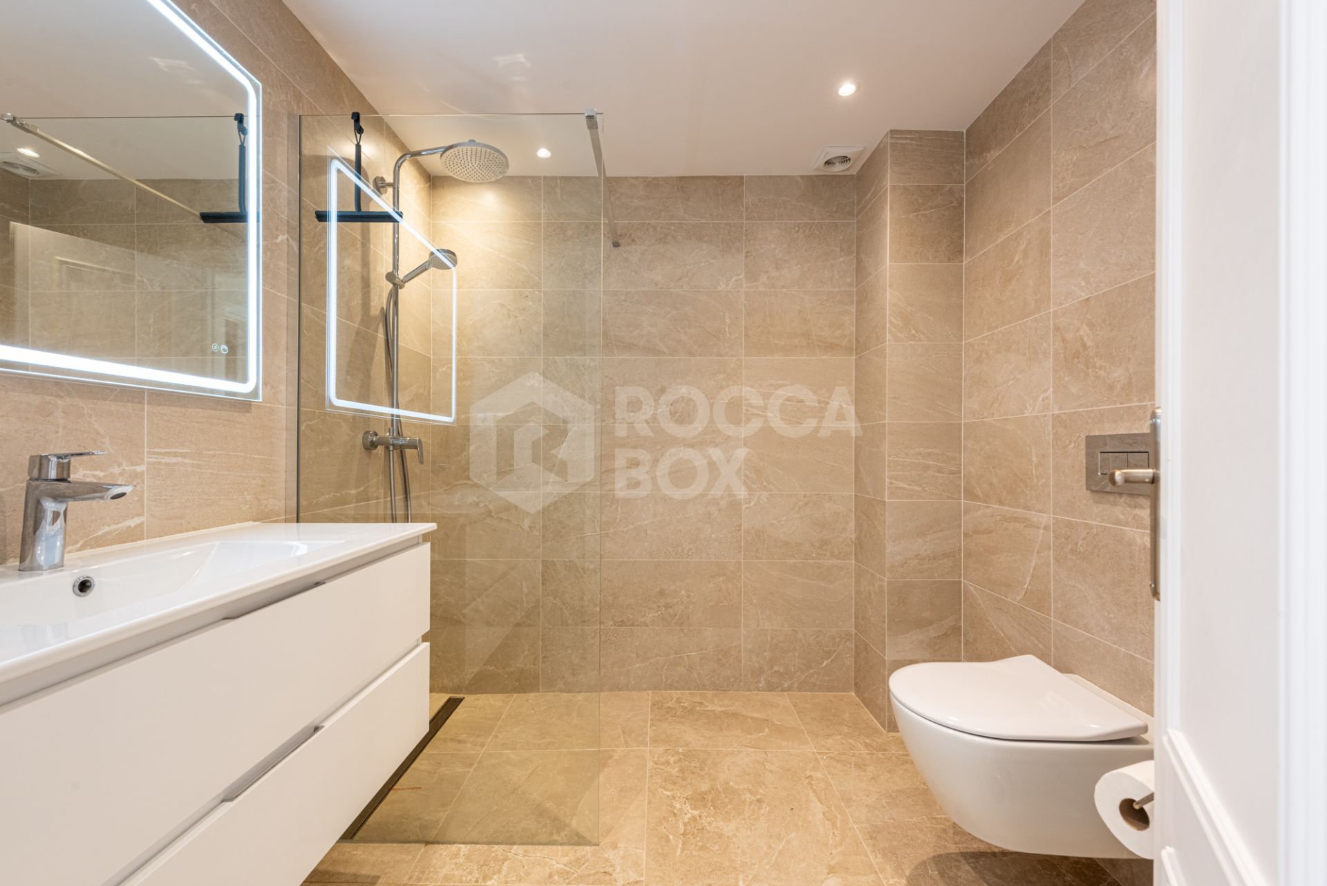 Middle Floor Apartment For Sale In Nueva Andalucia