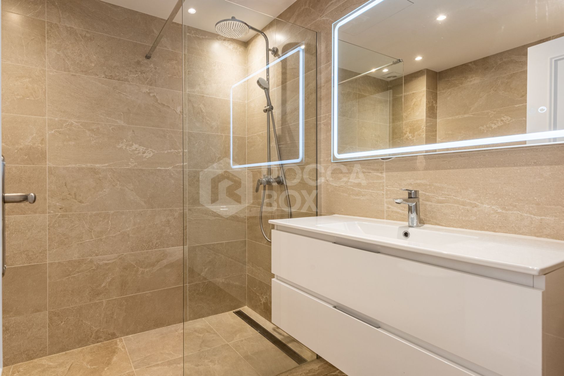 Middle Floor Apartment For Sale In Nueva Andalucia