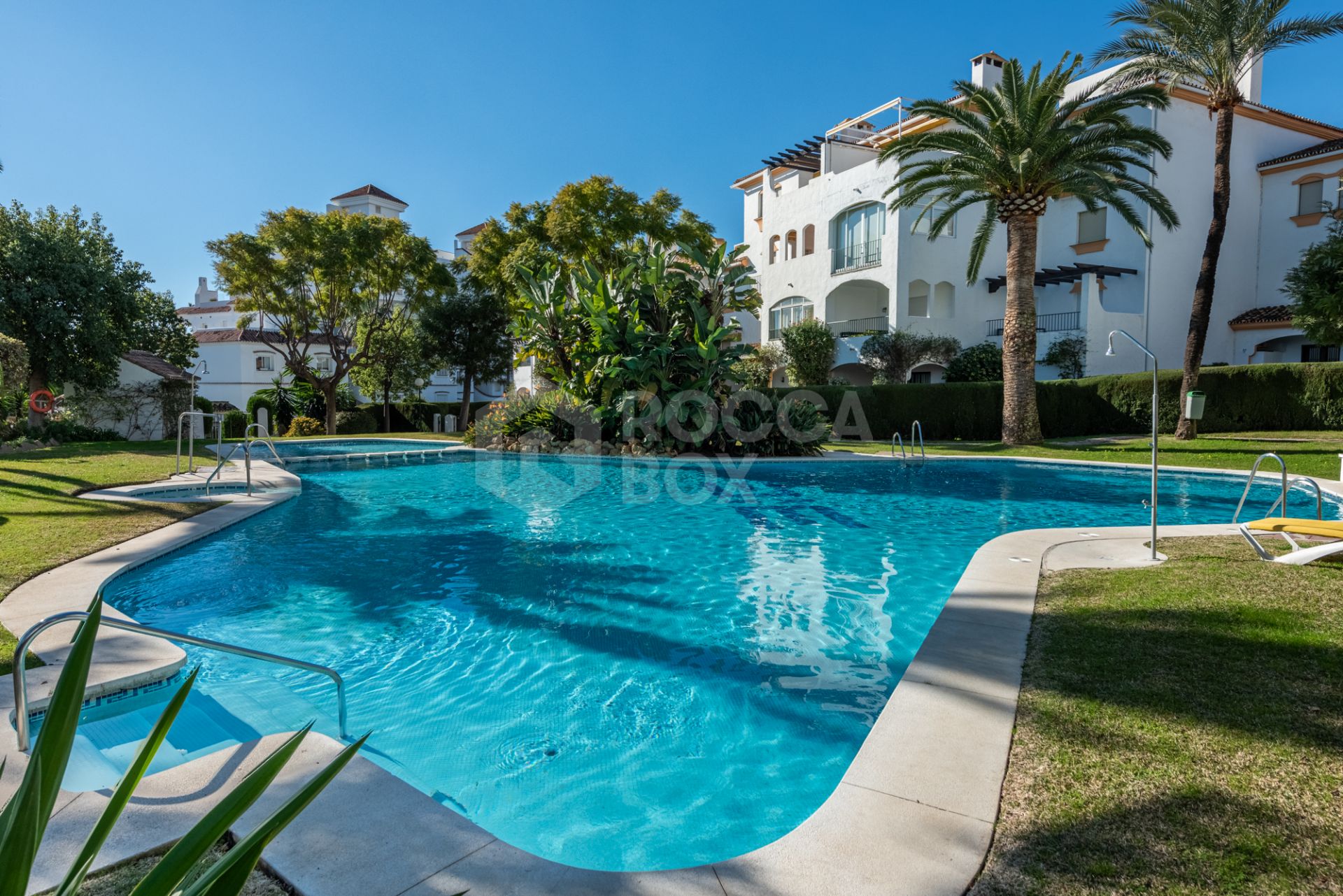 Middle Floor Apartment For Sale In Nueva Andalucia