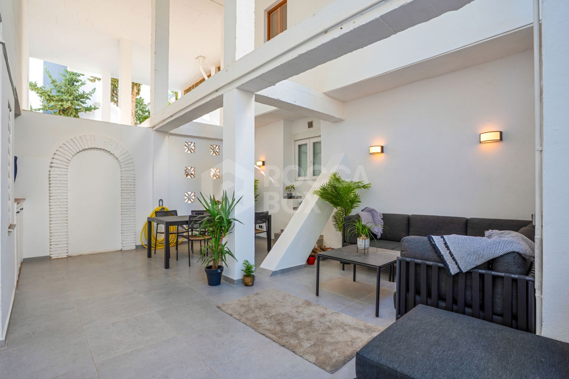 Newly renovated duplex apartment with seaviews