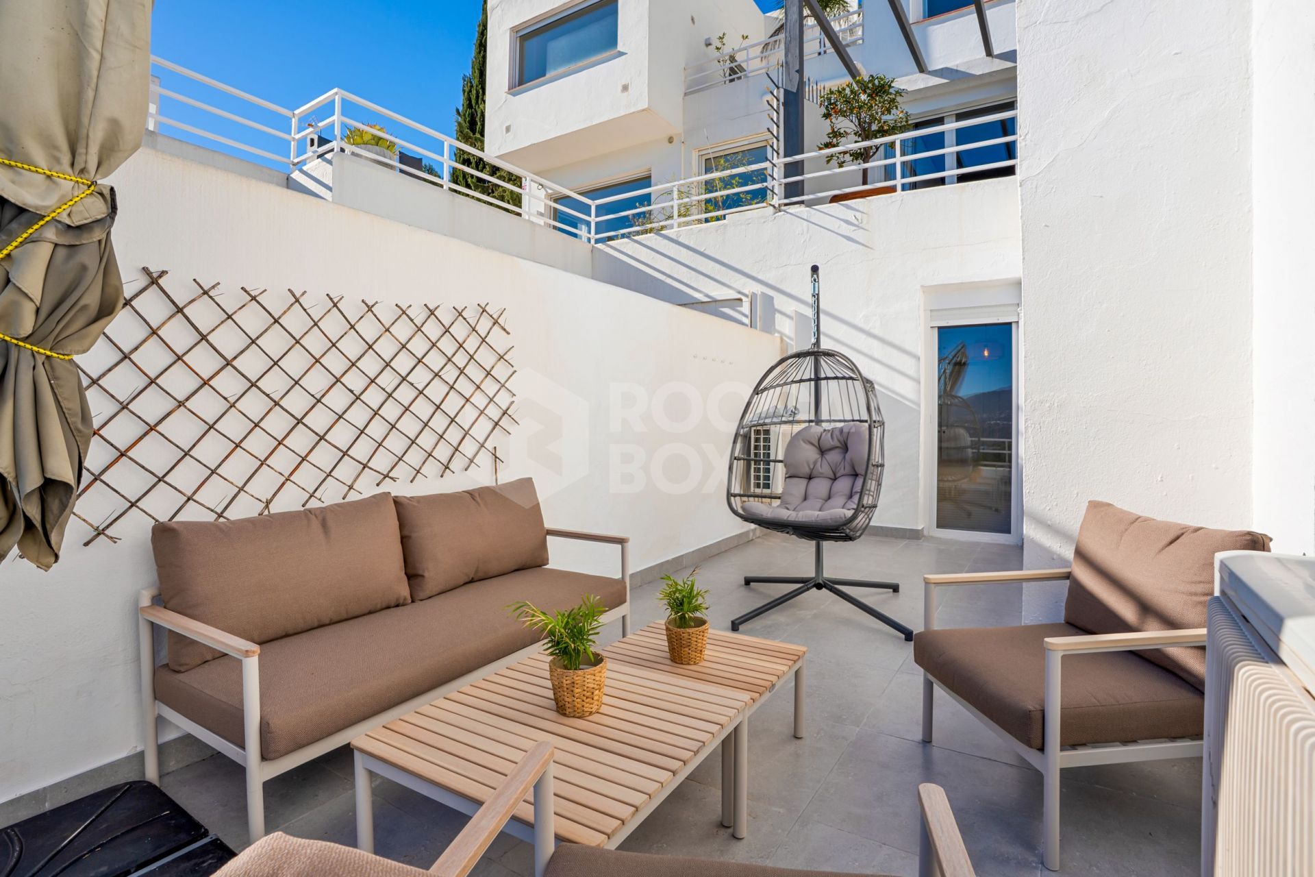 Newly renovated duplex apartment with seaviews