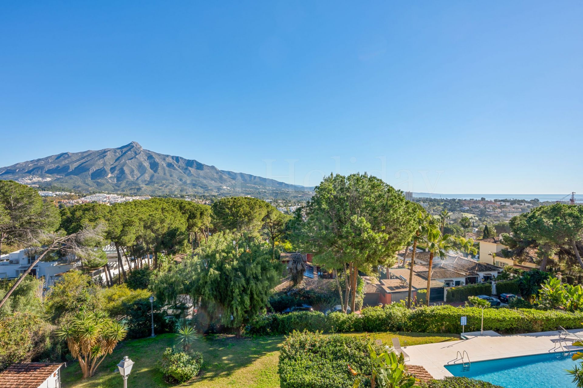 Duplex in Nueva Andalucia, Marbella