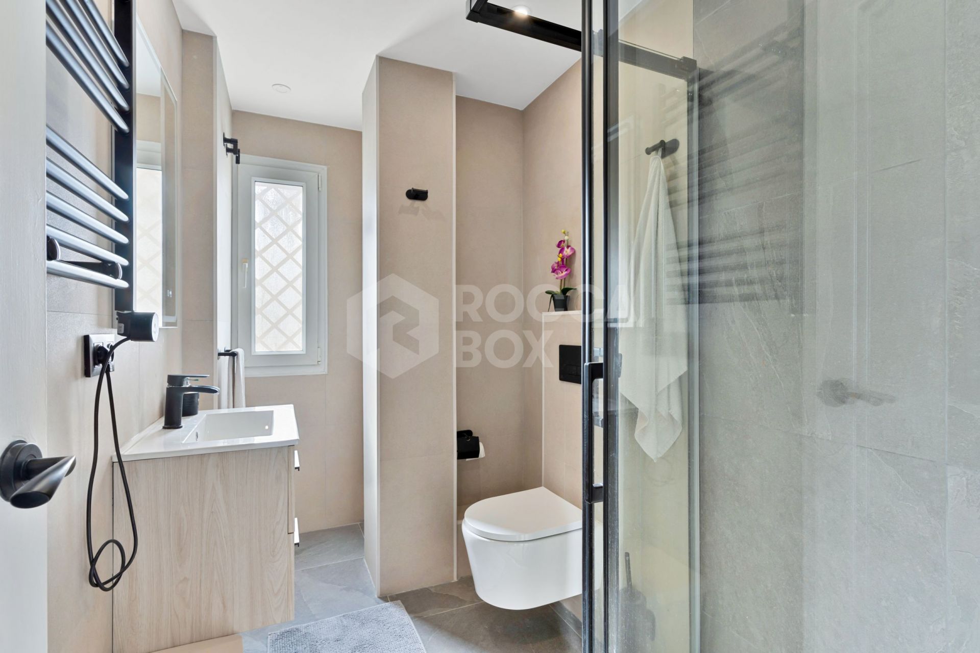 Newly renovated duplex apartment with seaviews