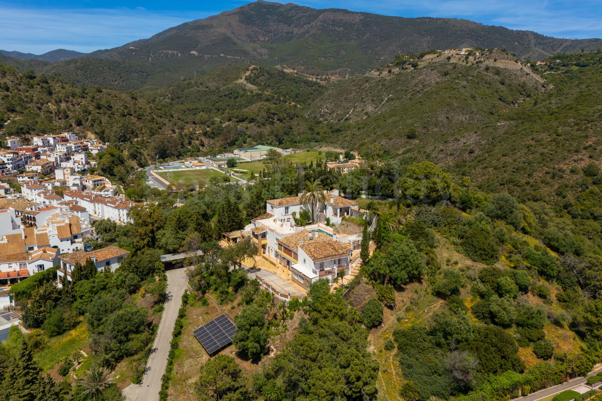 Villa in Benahavis Centro, Benahavis