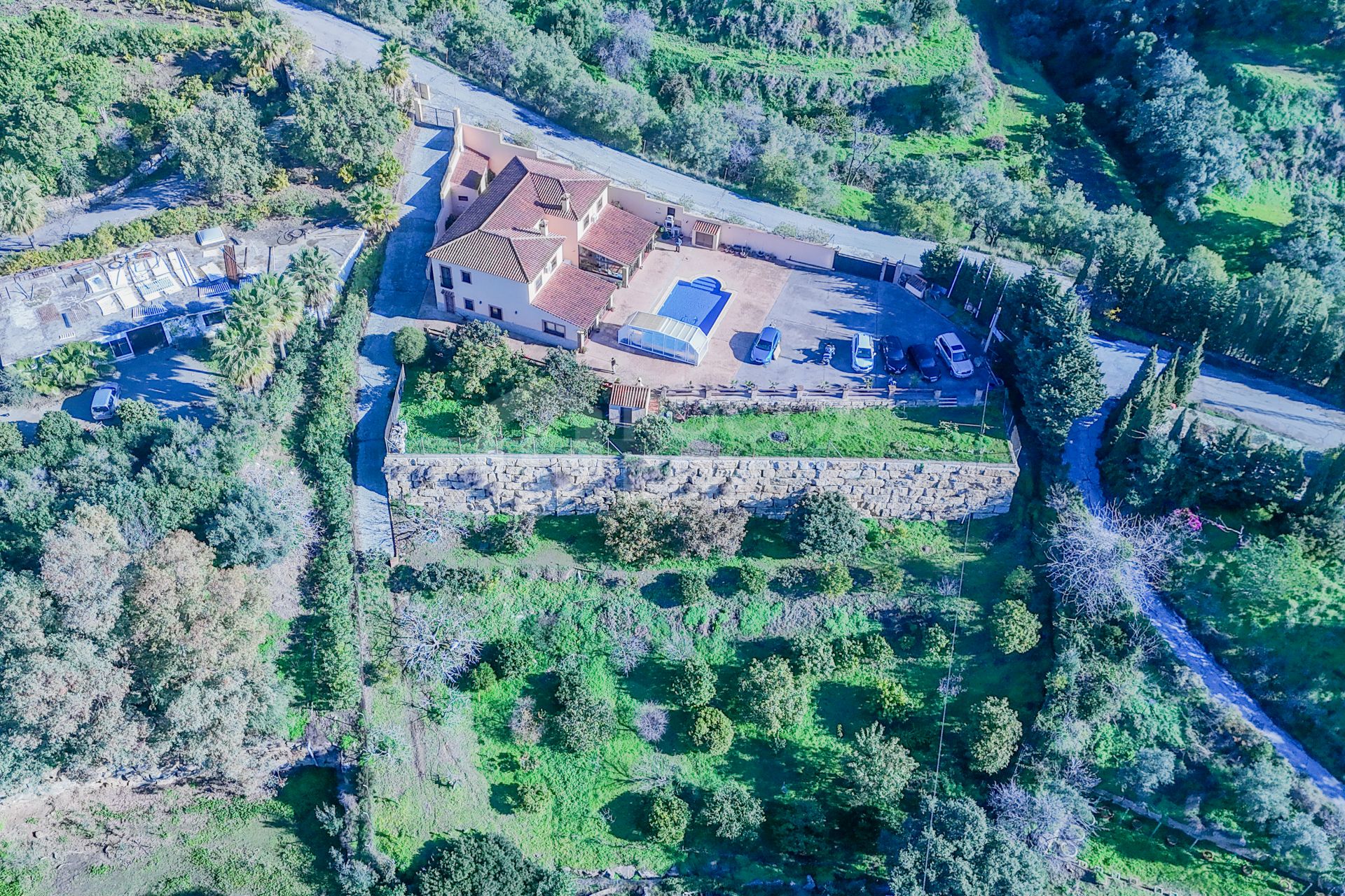 Sea-View Villa with Large Plots & Endless Potential – La Pantoja, Estepona Hills