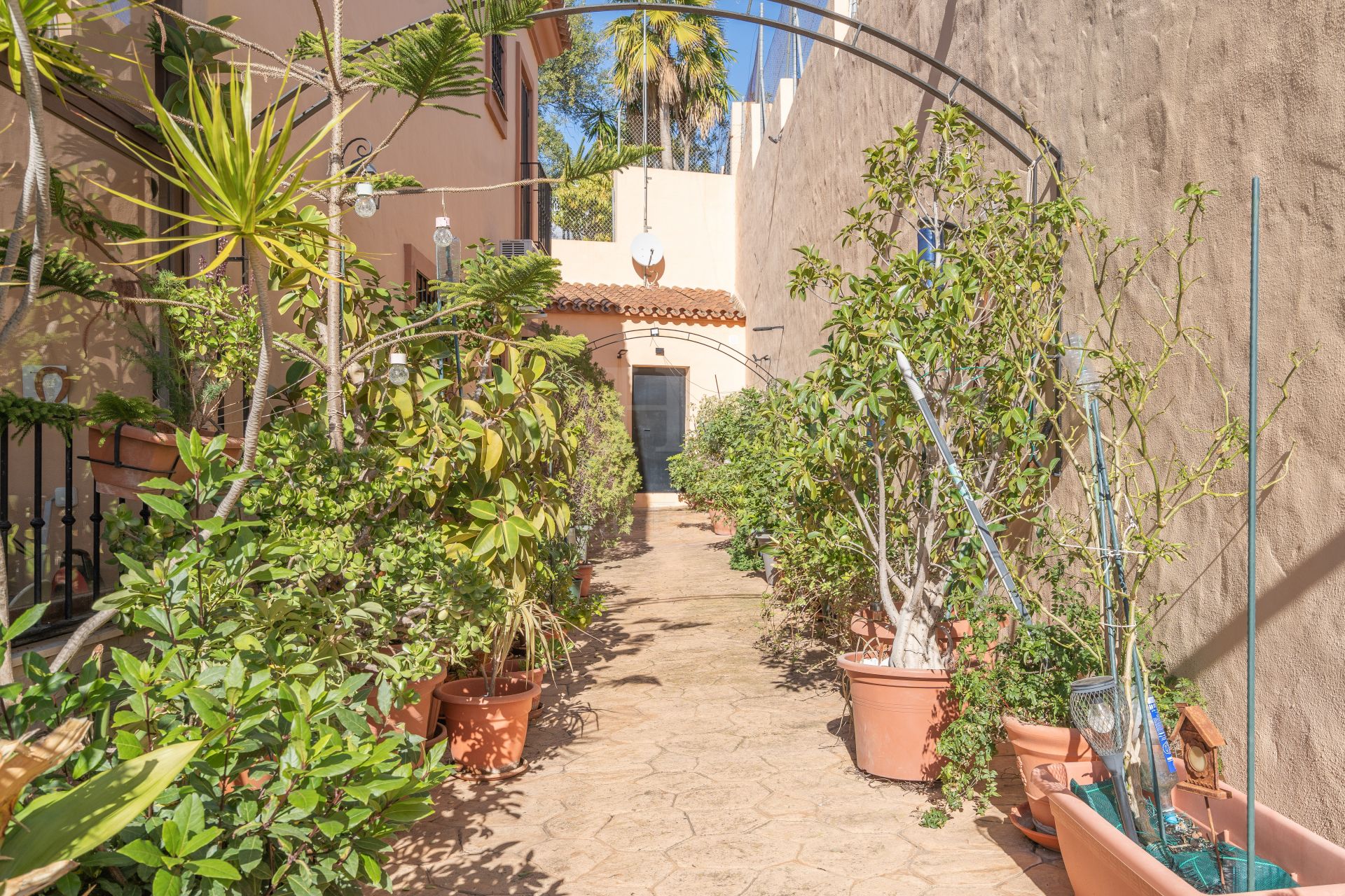 Villa in Altos de Estepona, Estepona