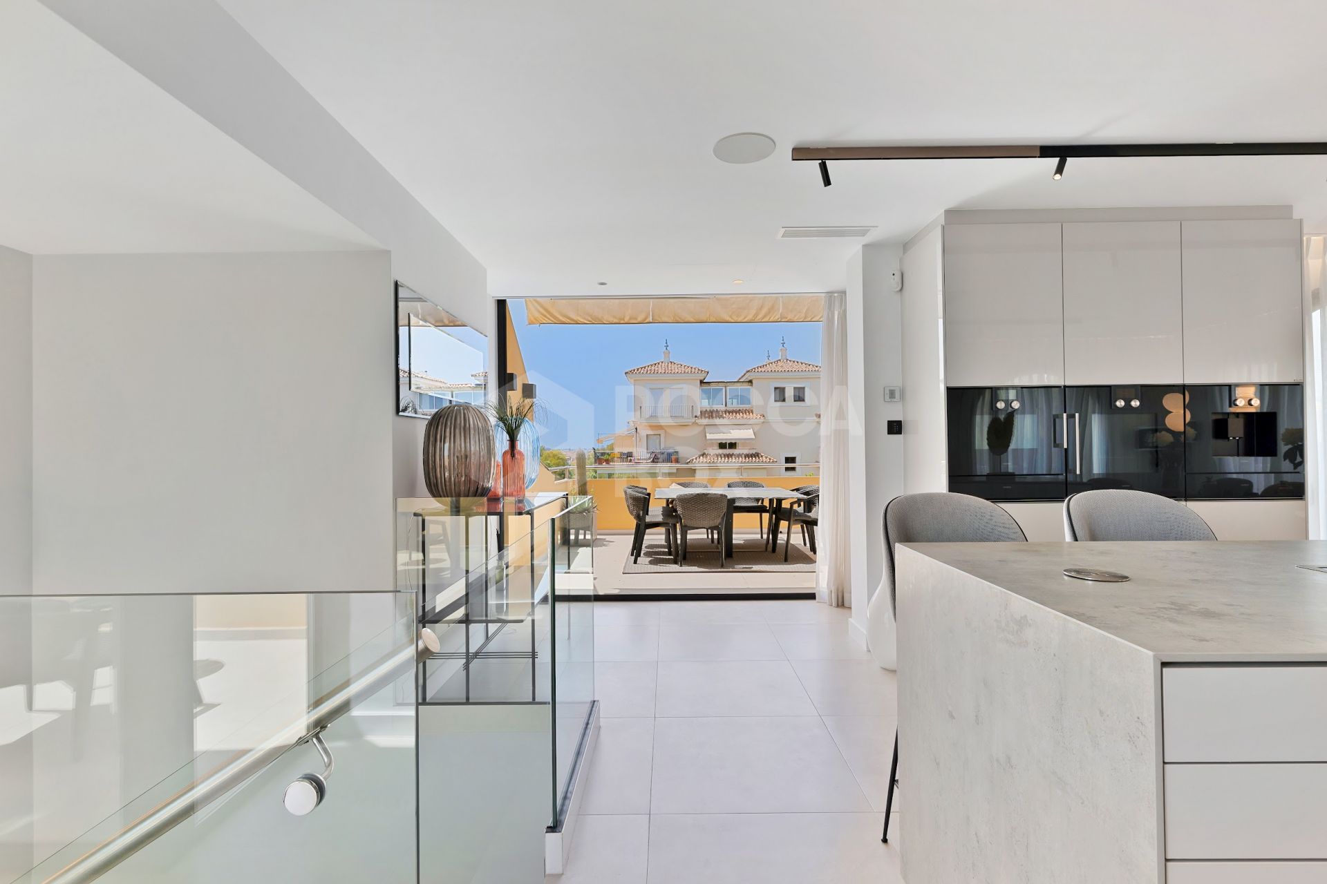 Duplex penthouse in a prime location in Puerto Banus