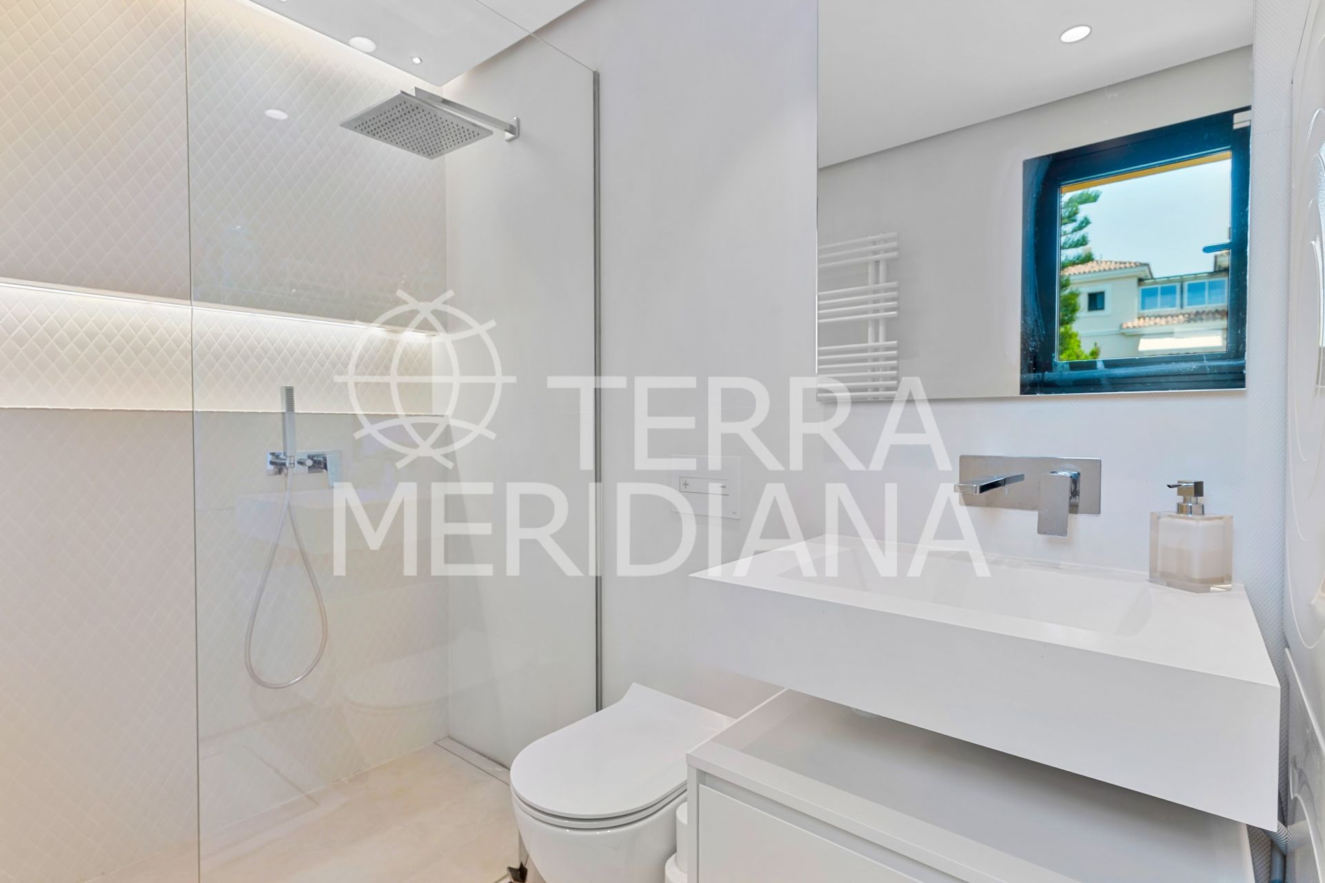 Duplex Penthouse in Andalucia del Mar, Marbella