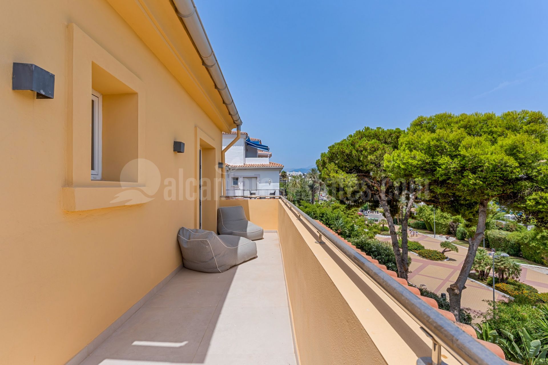 Atico Duplex en Andalucia del Mar, Marbella