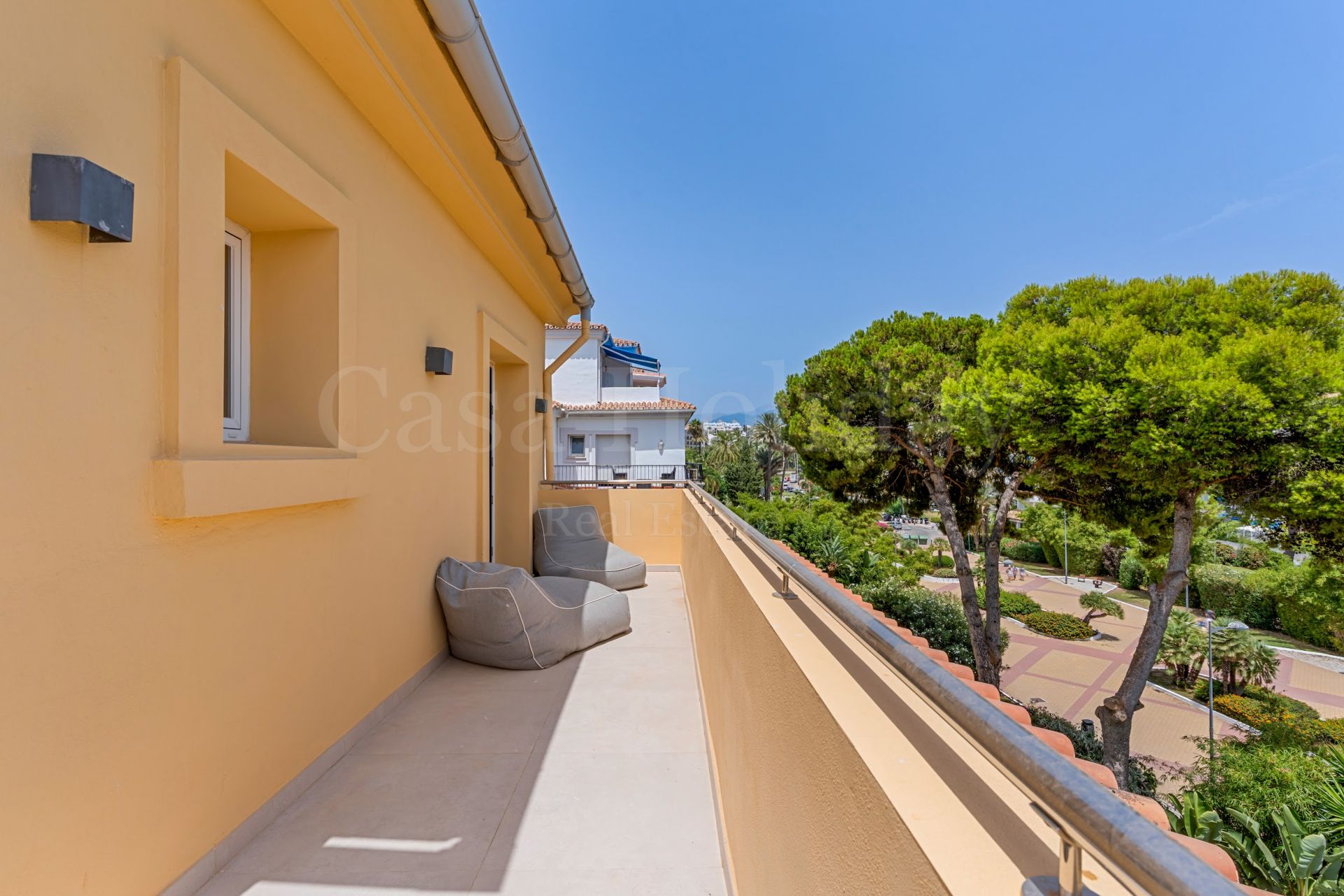 Atico Duplex en Andalucia del Mar, Marbella