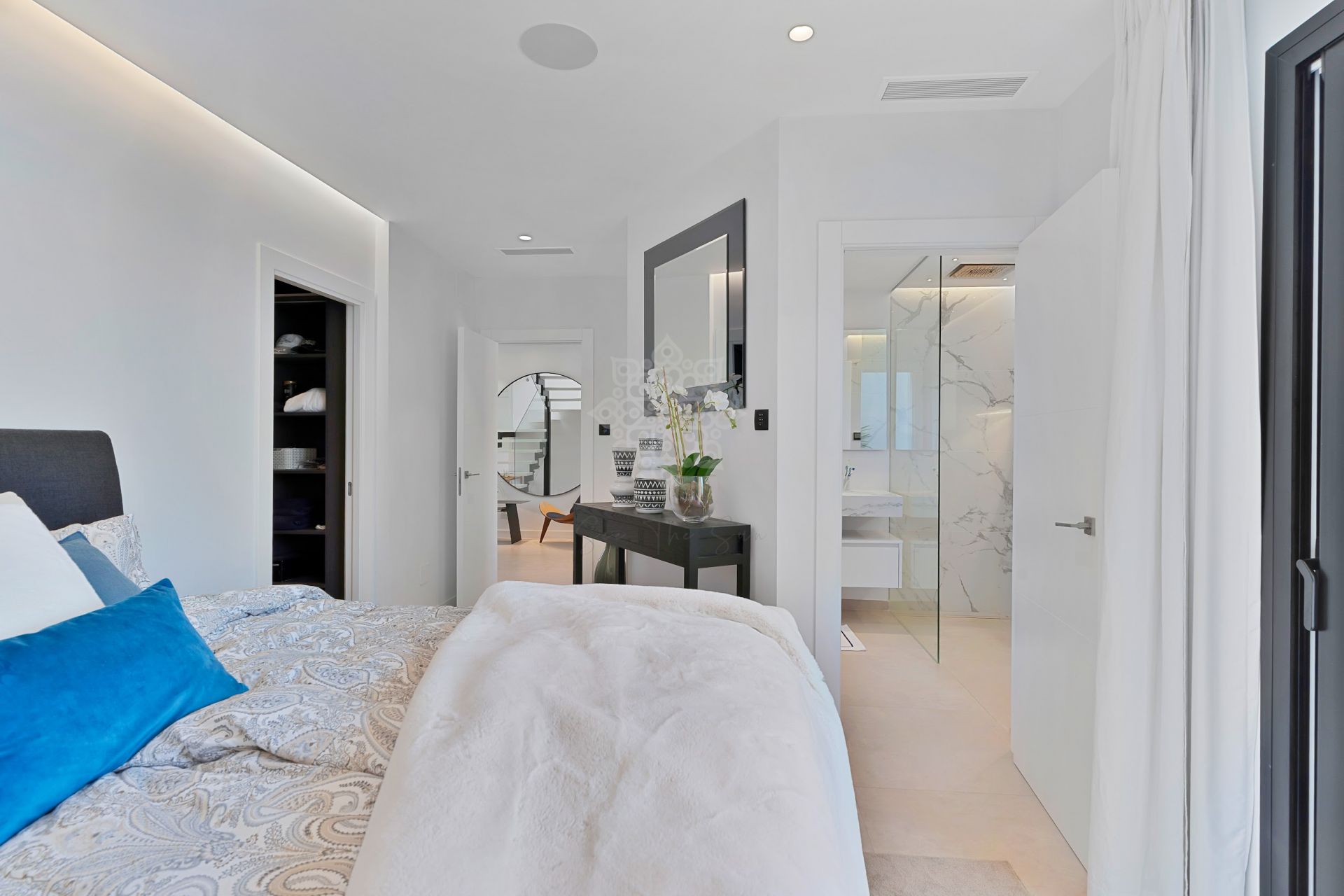 Duplex Penthouse in Andalucia del Mar, Marbella