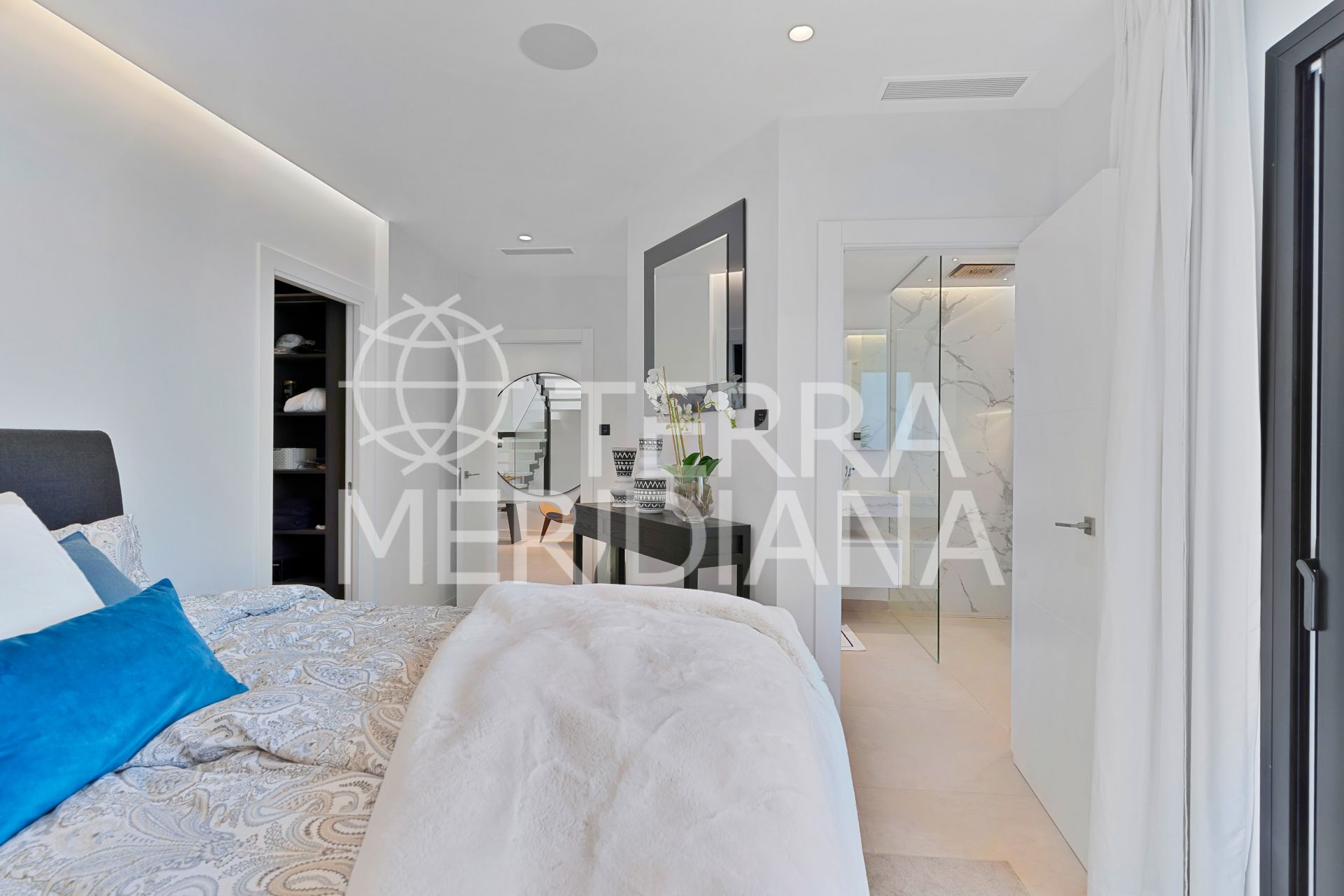 Duplex Penthouse in Andalucia del Mar, Marbella