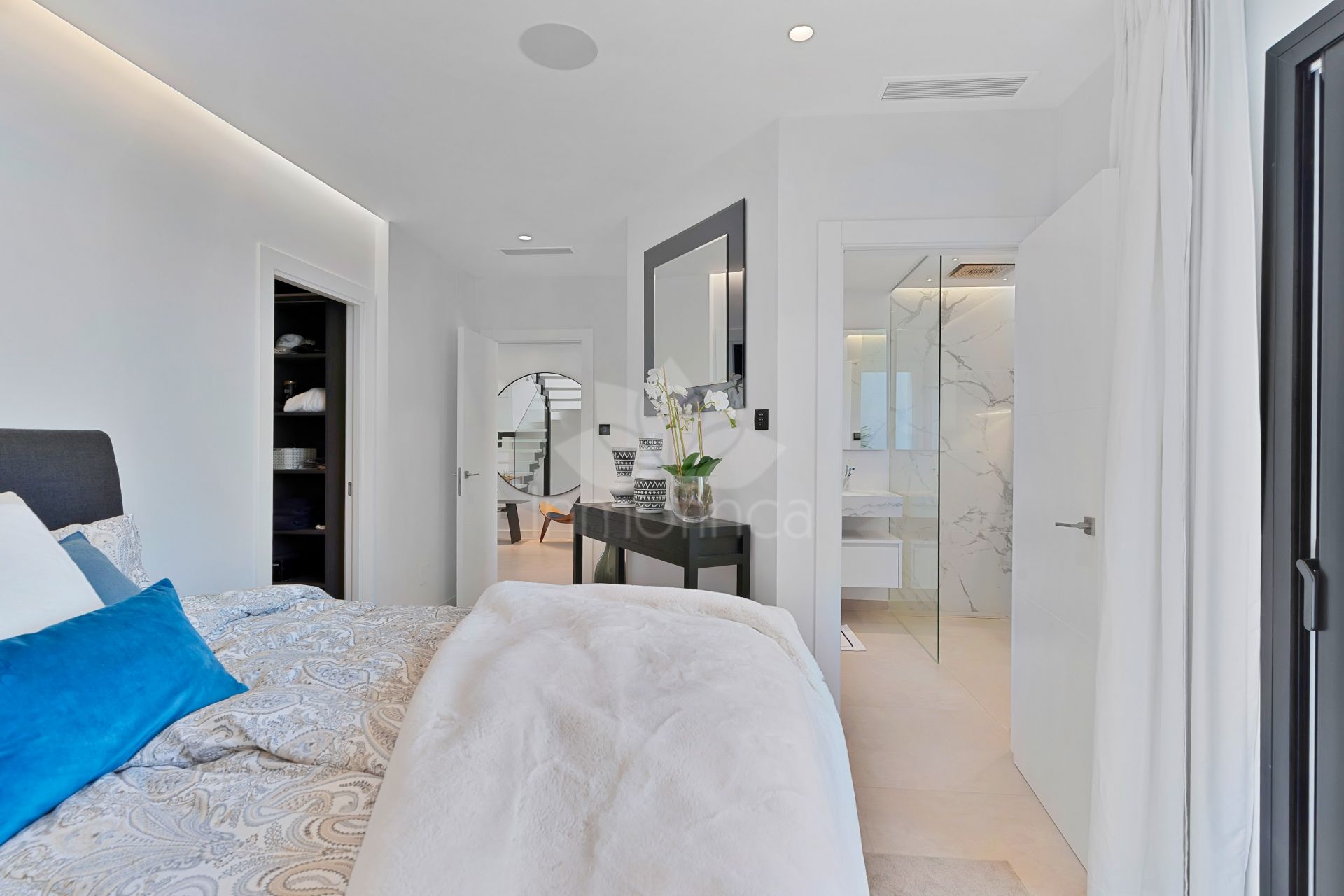 Duplex Penthouse in Andalucia del Mar, Marbella