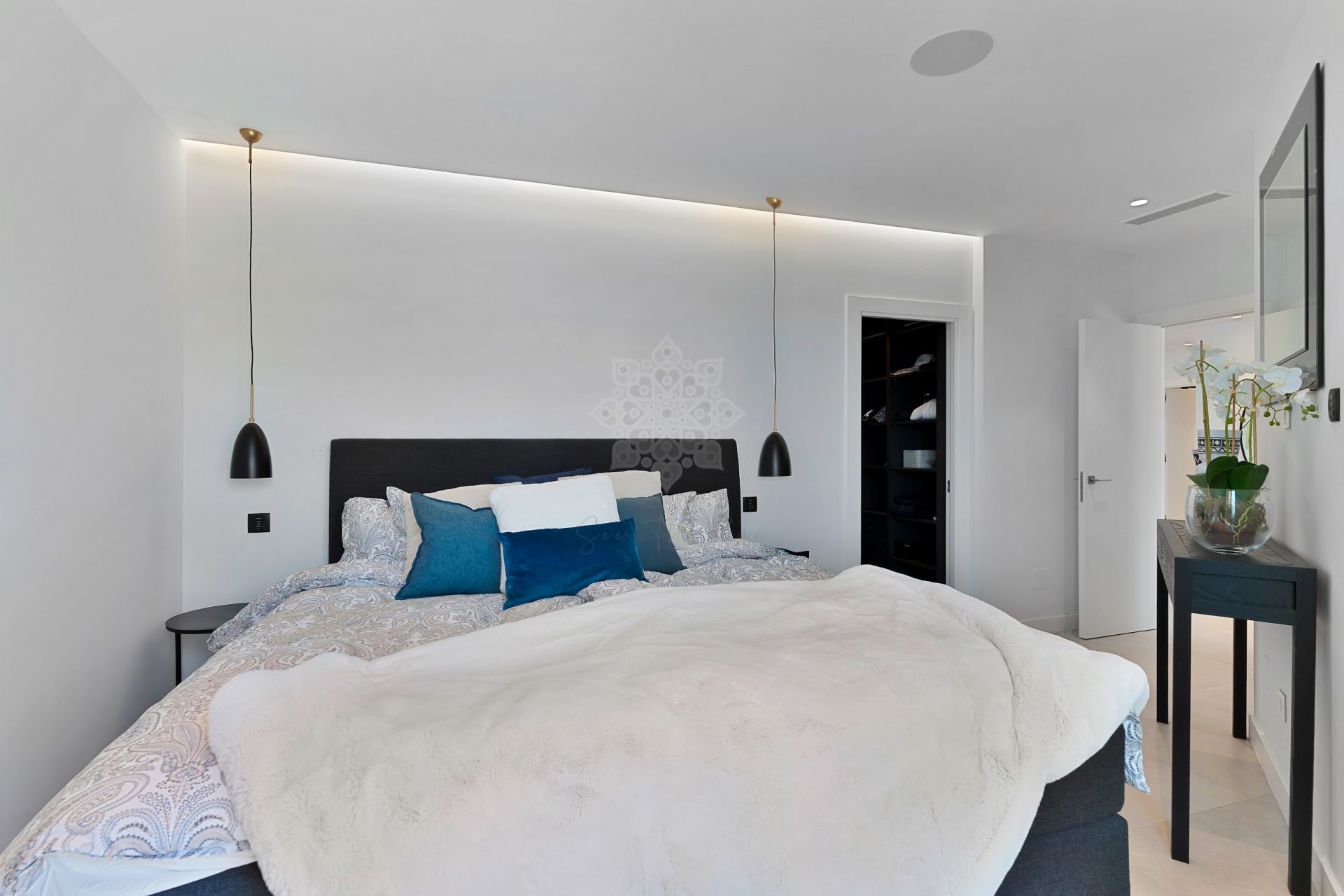 Duplex Penthouse in Andalucia del Mar, Marbella