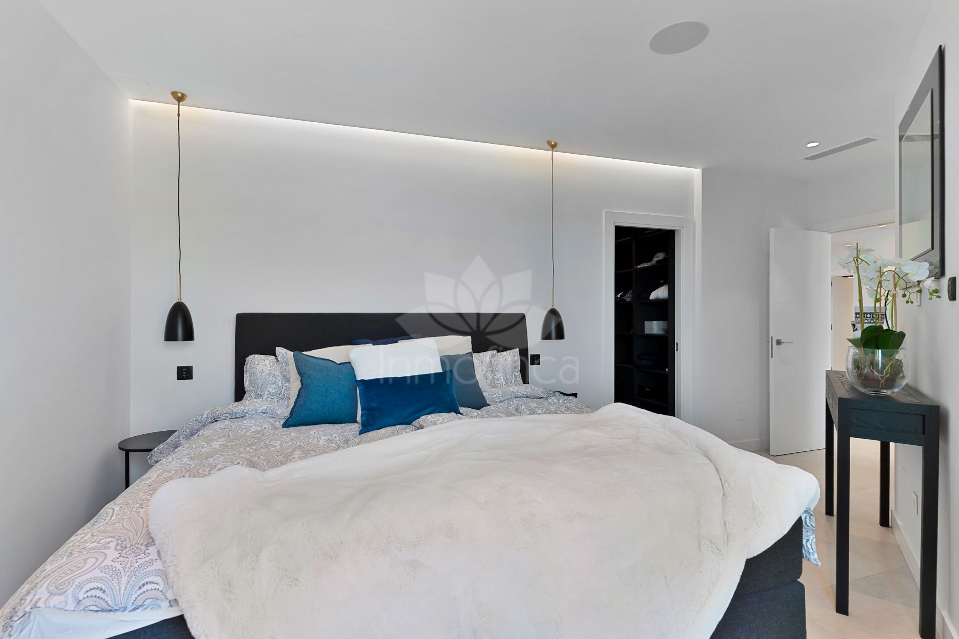 Duplex Penthouse in Andalucia del Mar, Marbella