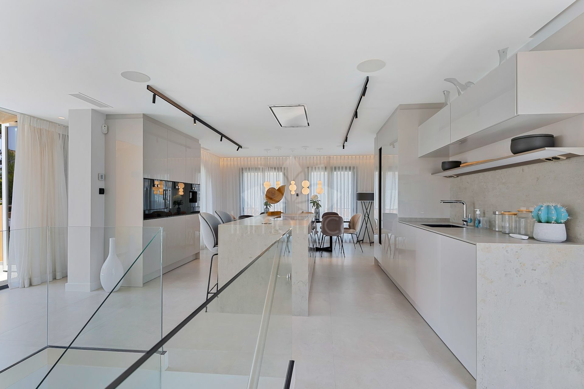 Duplex Penthouse in Andalucia del Mar, Marbella