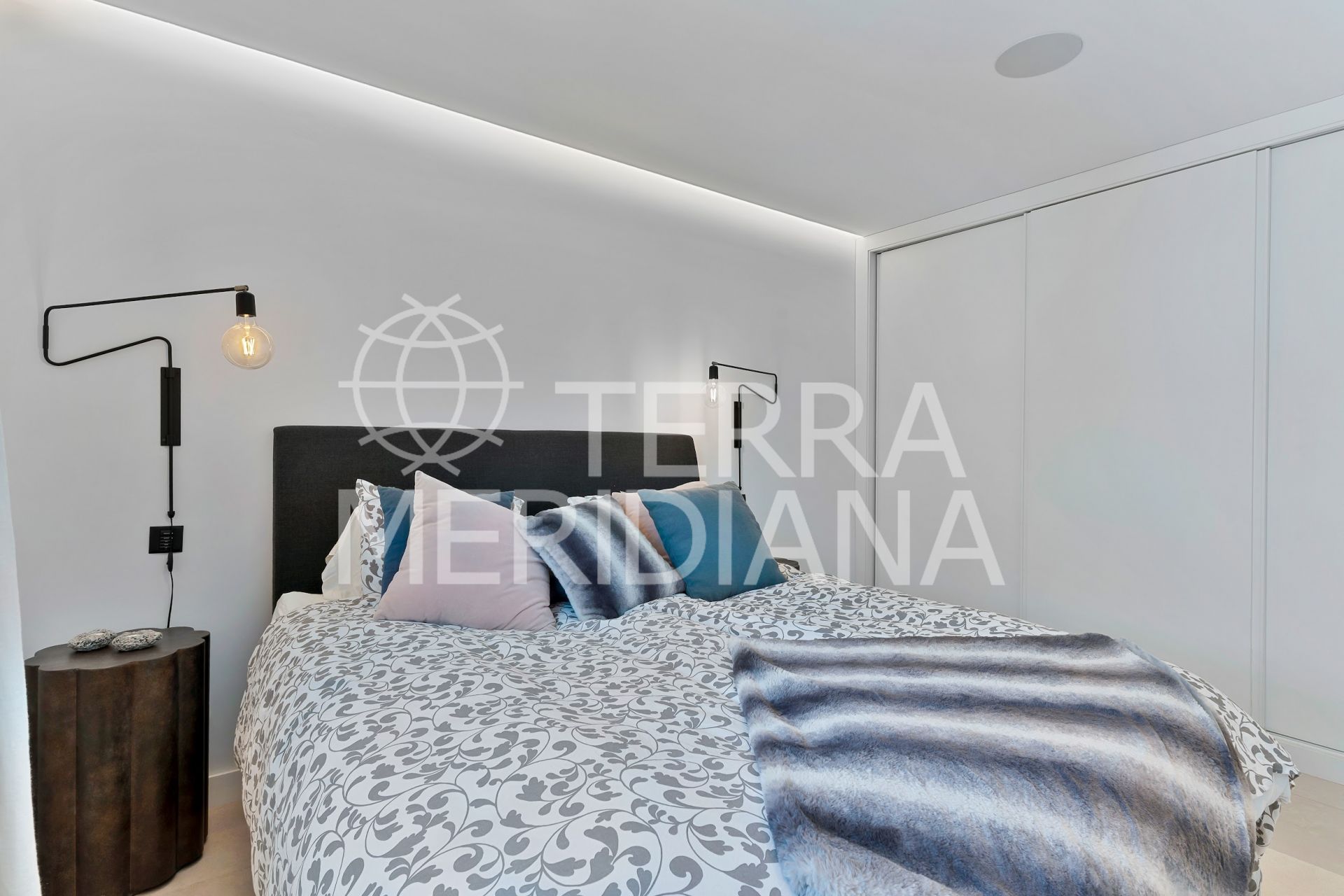 Duplex Penthouse in Andalucia del Mar, Marbella