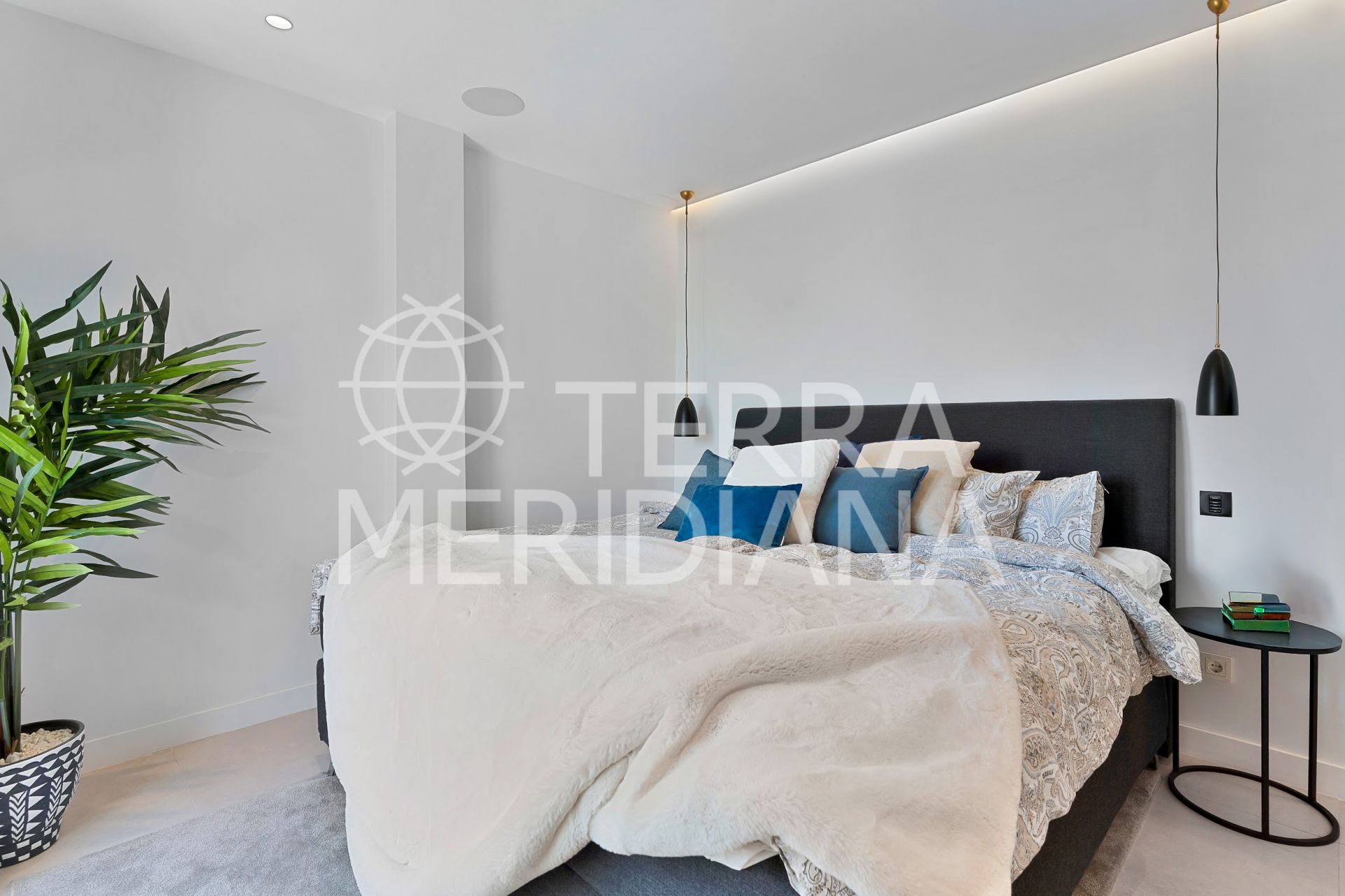 Duplex Penthouse in Andalucia del Mar, Marbella