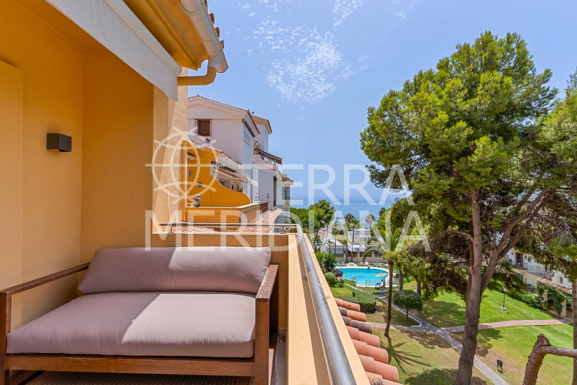 Duplex Penthouse in Andalucia del Mar, Marbella