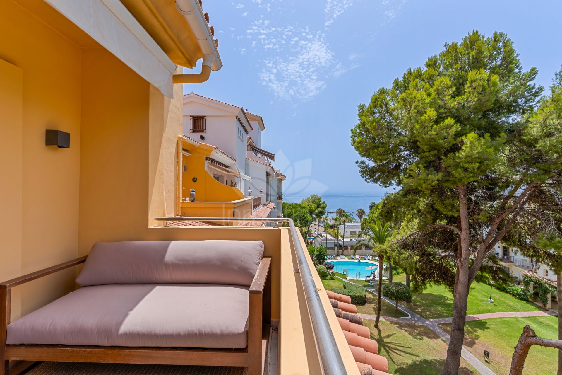 Duplex Penthouse in Andalucia del Mar, Marbella