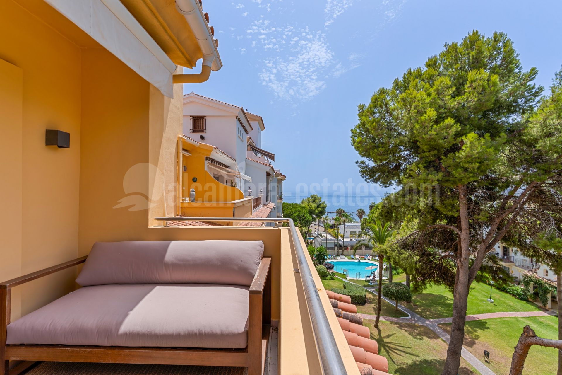 Atico Duplex en Andalucia del Mar, Marbella