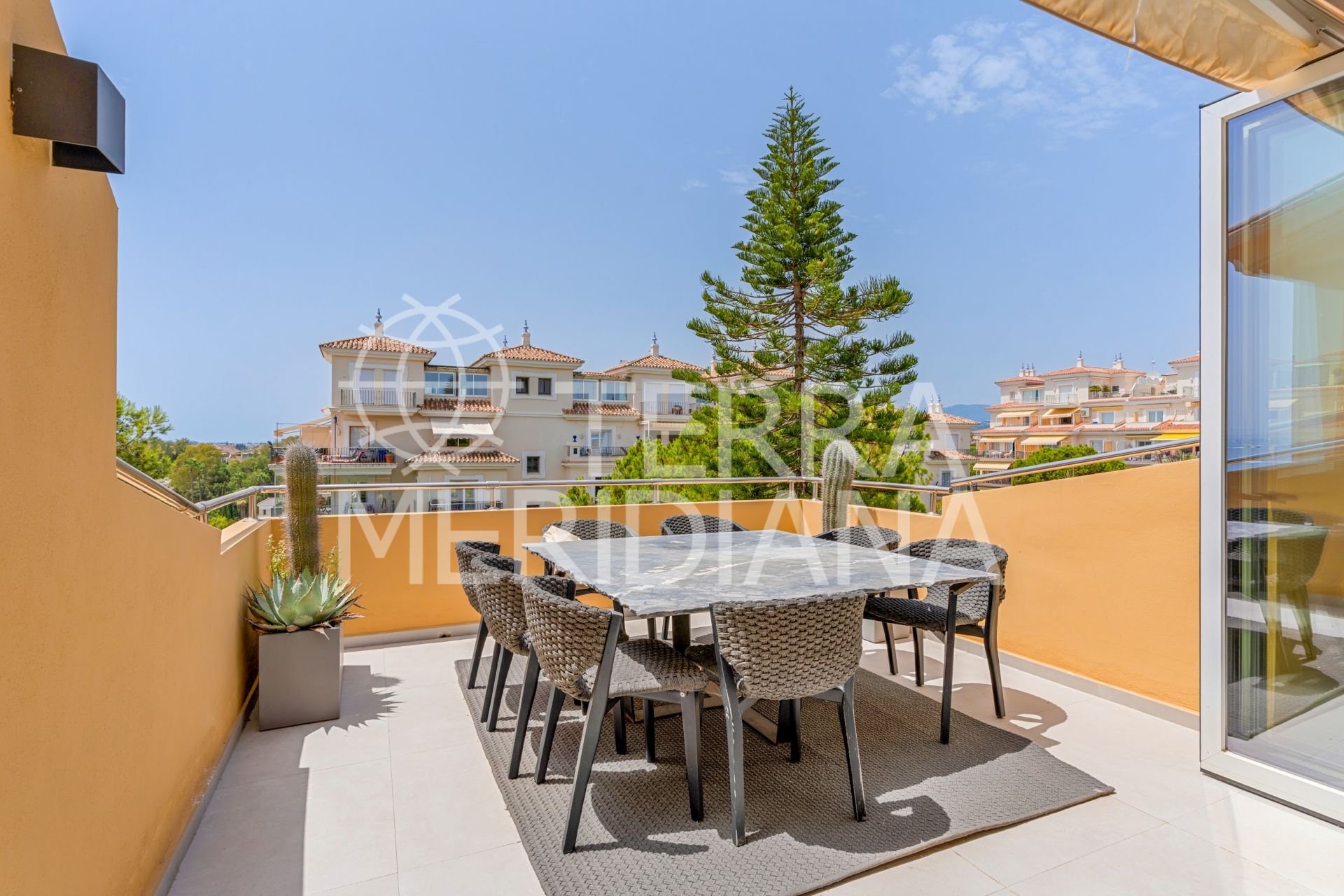 Duplex Penthouse in Andalucia del Mar, Marbella