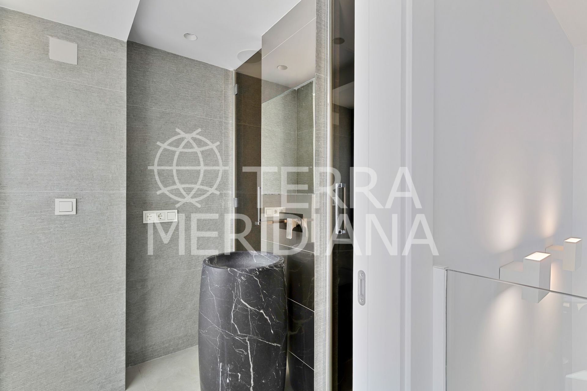 Duplex Penthouse in Andalucia del Mar, Marbella