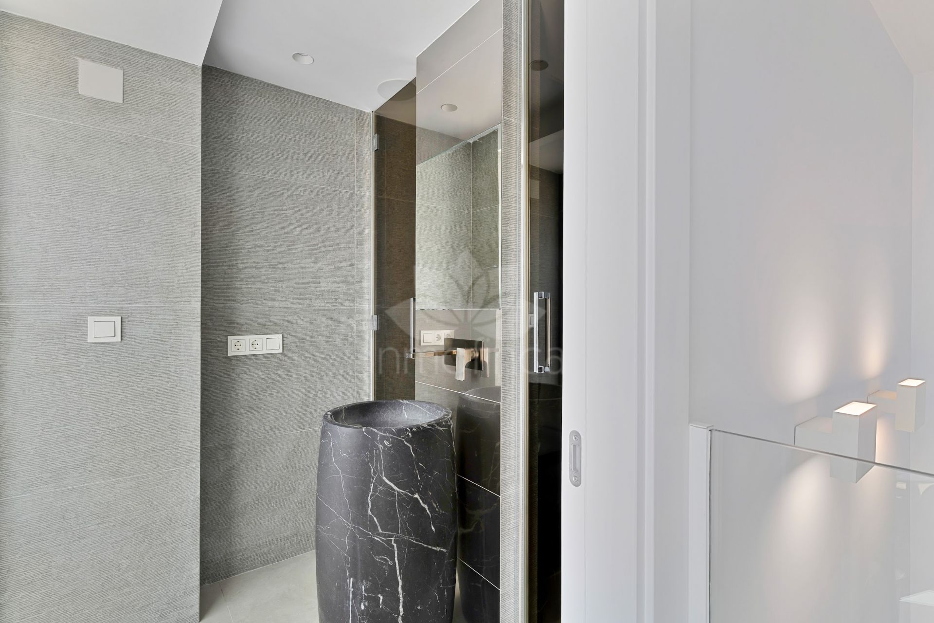 Duplex Penthouse in Andalucia del Mar, Marbella