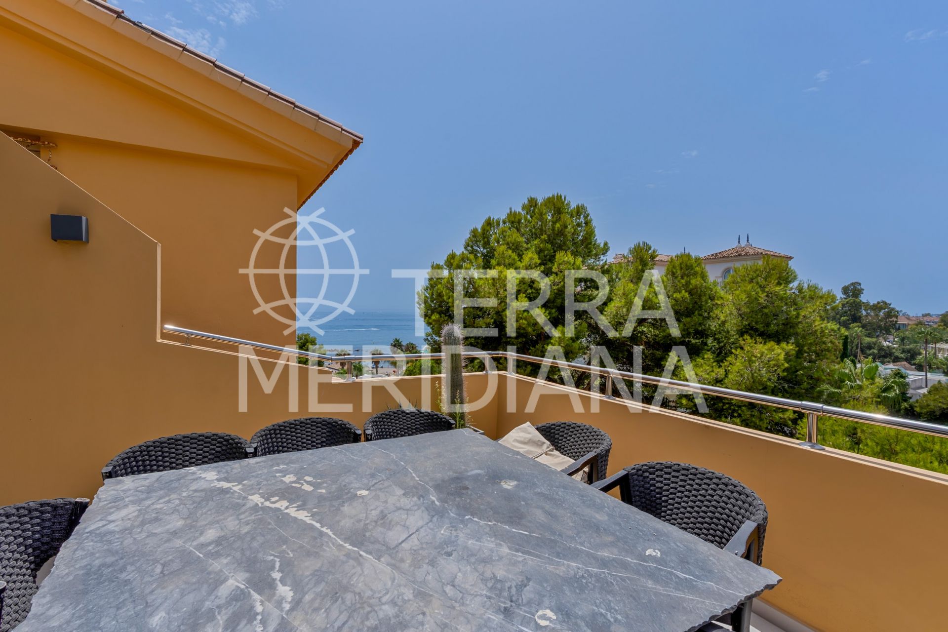 Duplex Penthouse in Andalucia del Mar, Marbella