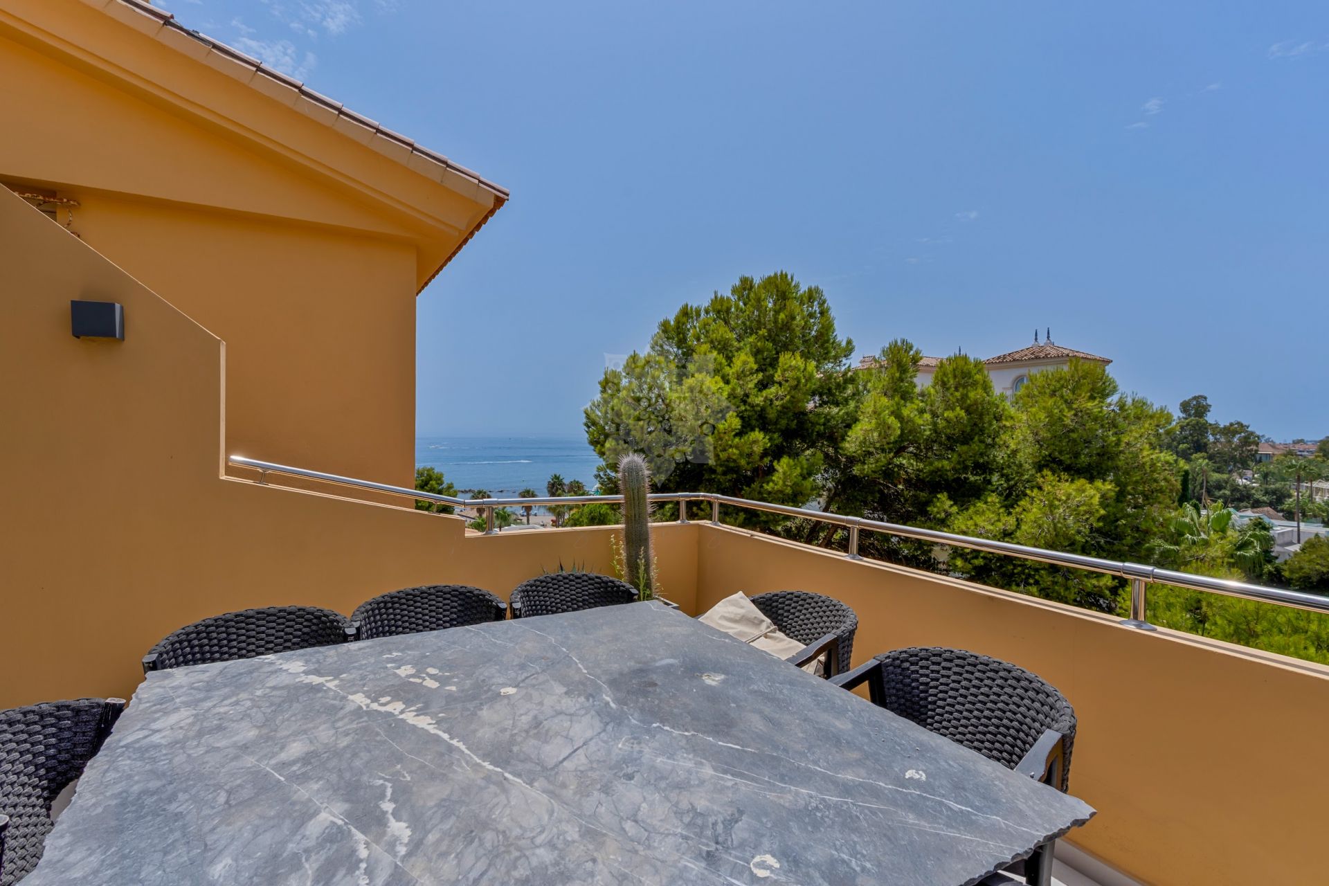 Duplex Penthouse in Andalucia del Mar, Marbella