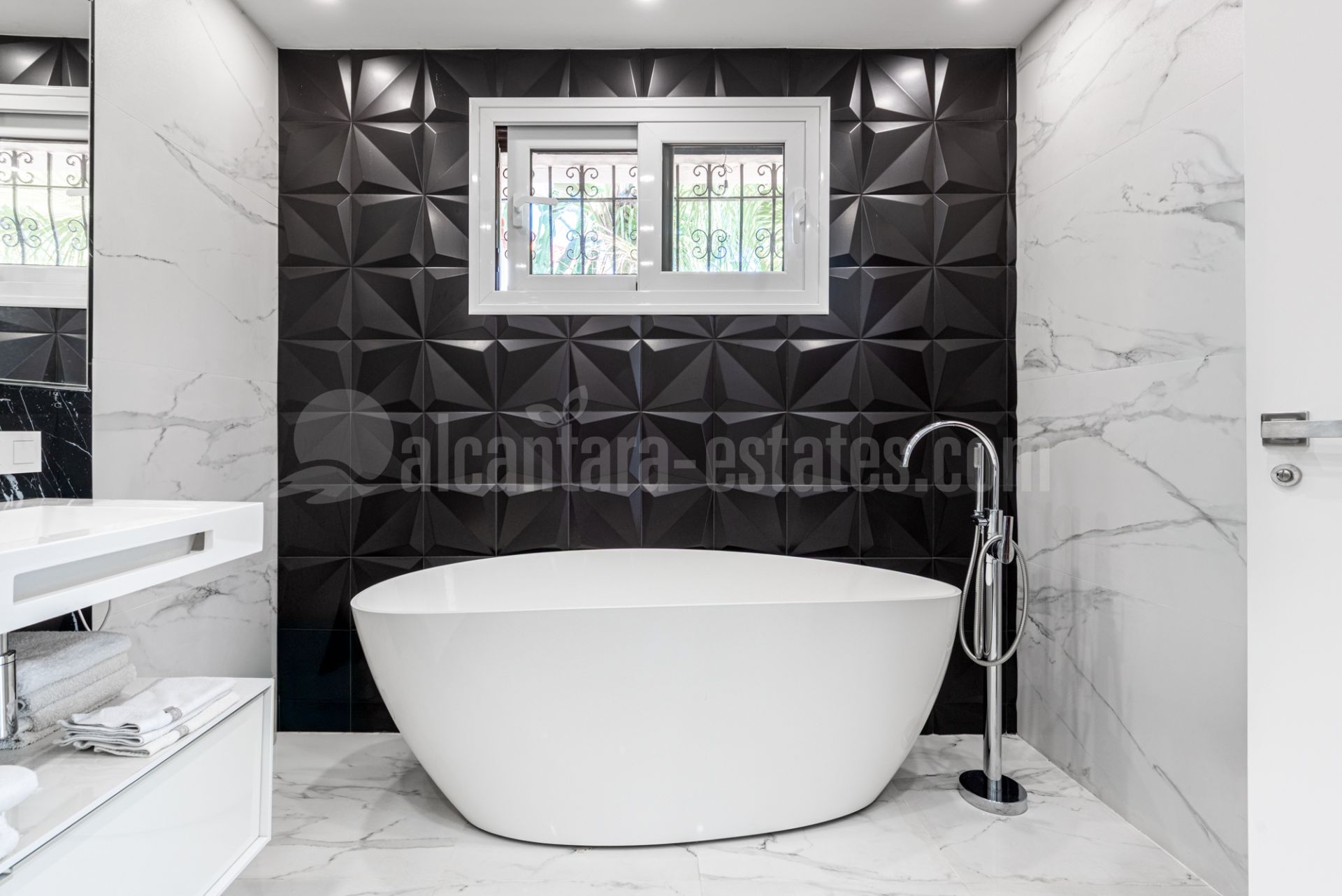 Villa in El Real Panorama, Marbella