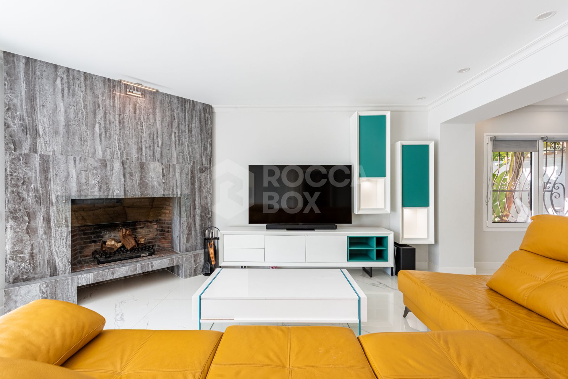 Completely Reconstructed Sea-View Villa with Tourist License – Marbella East