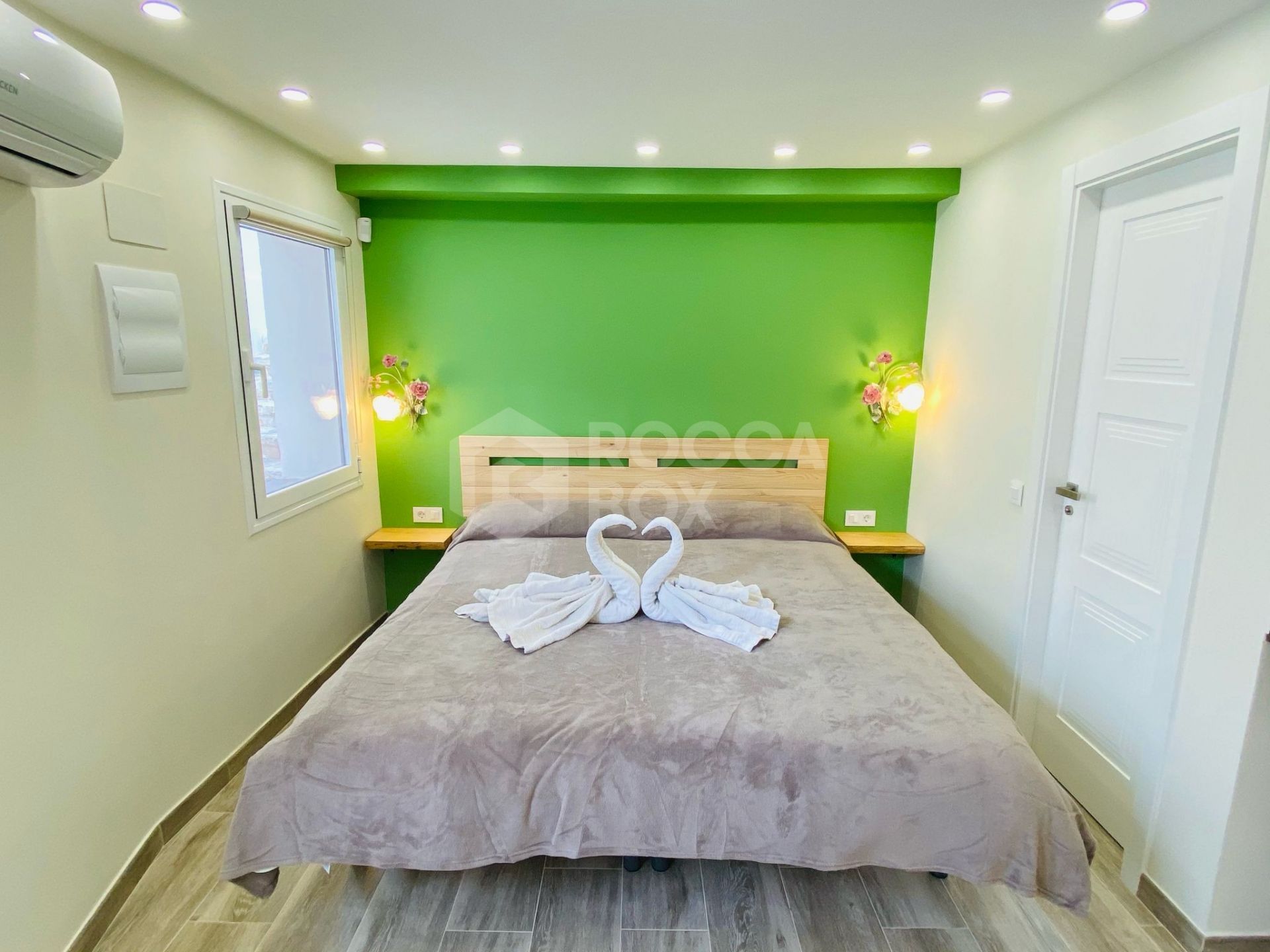 Completely Reconstructed Sea-View Villa with Tourist License – Marbella East