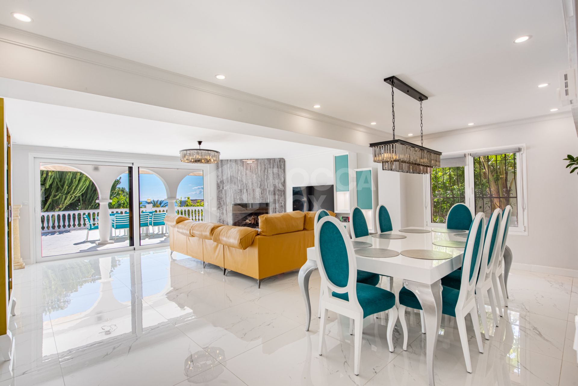 Completely Reconstructed Sea-View Villa with Tourist License – Marbella East