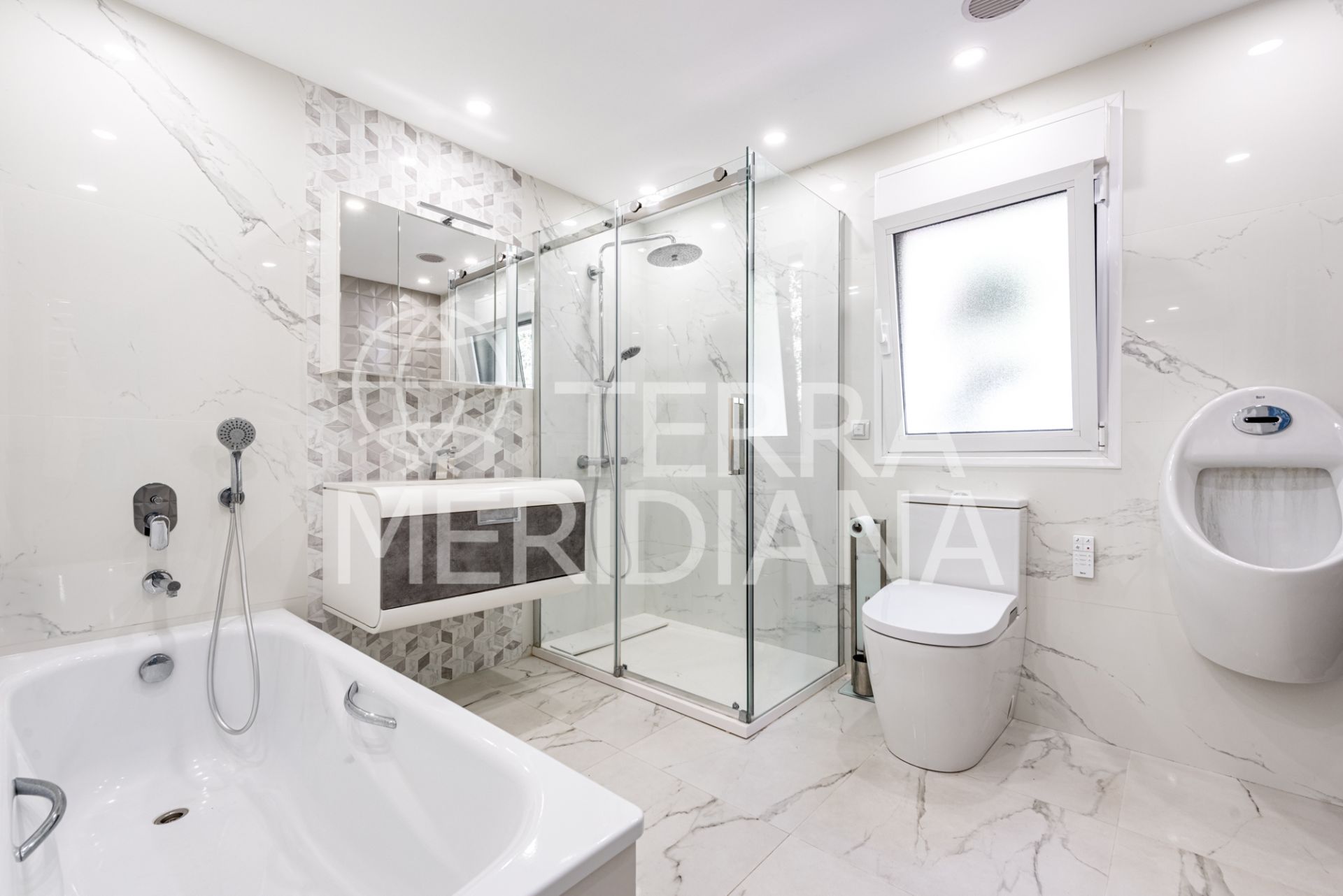 Villa in El Real Panorama, Marbella