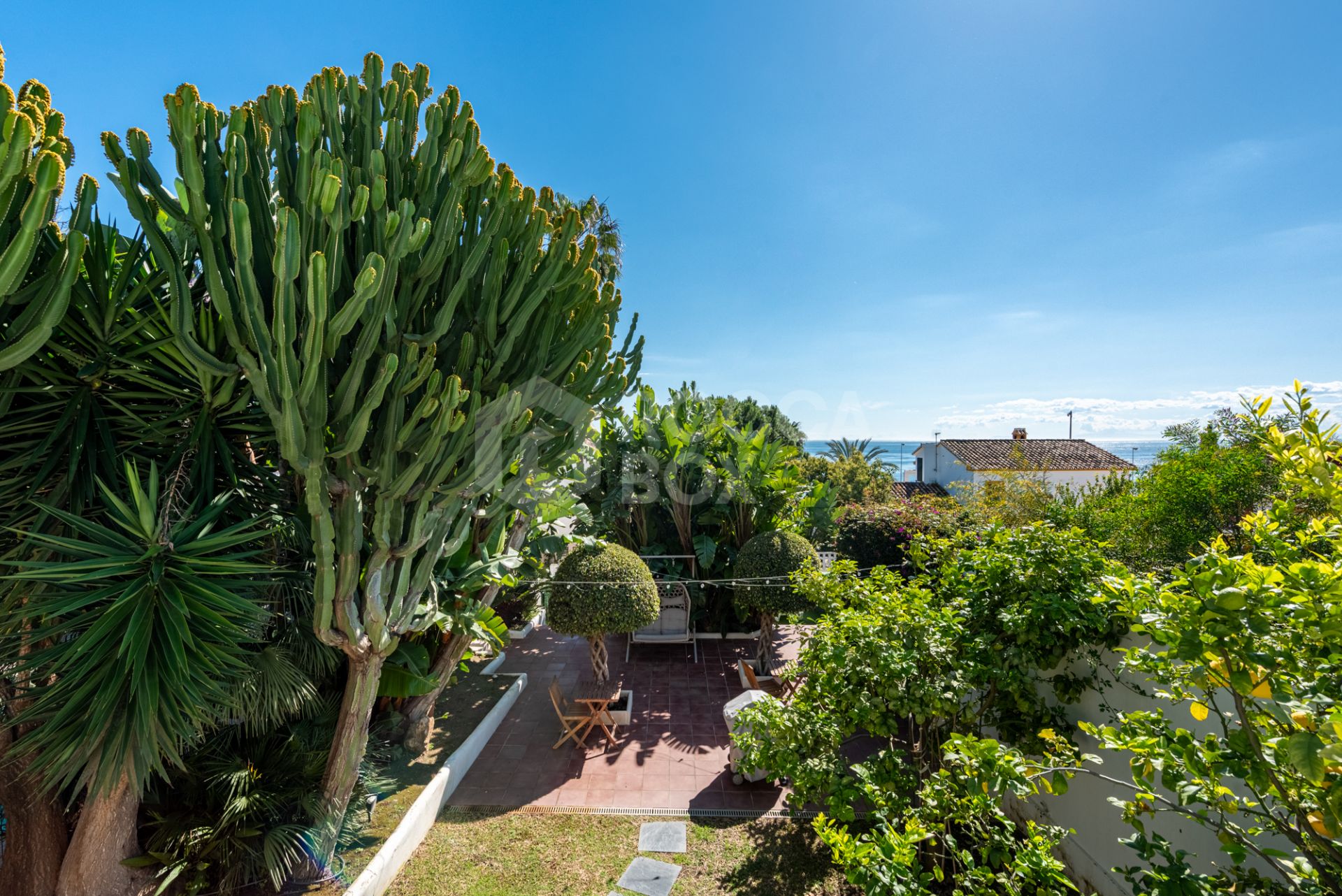 Completely Reconstructed Sea-View Villa with Tourist License – Marbella East