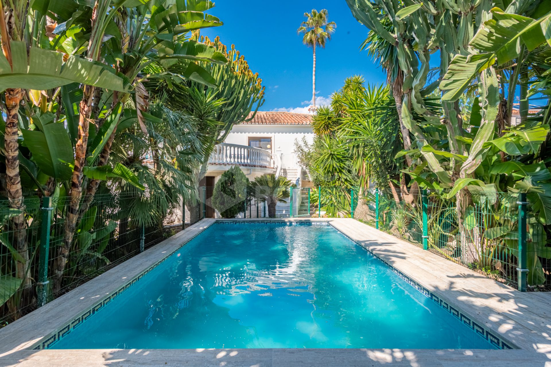 Completely Reconstructed Sea-View Villa with Tourist License – Marbella East