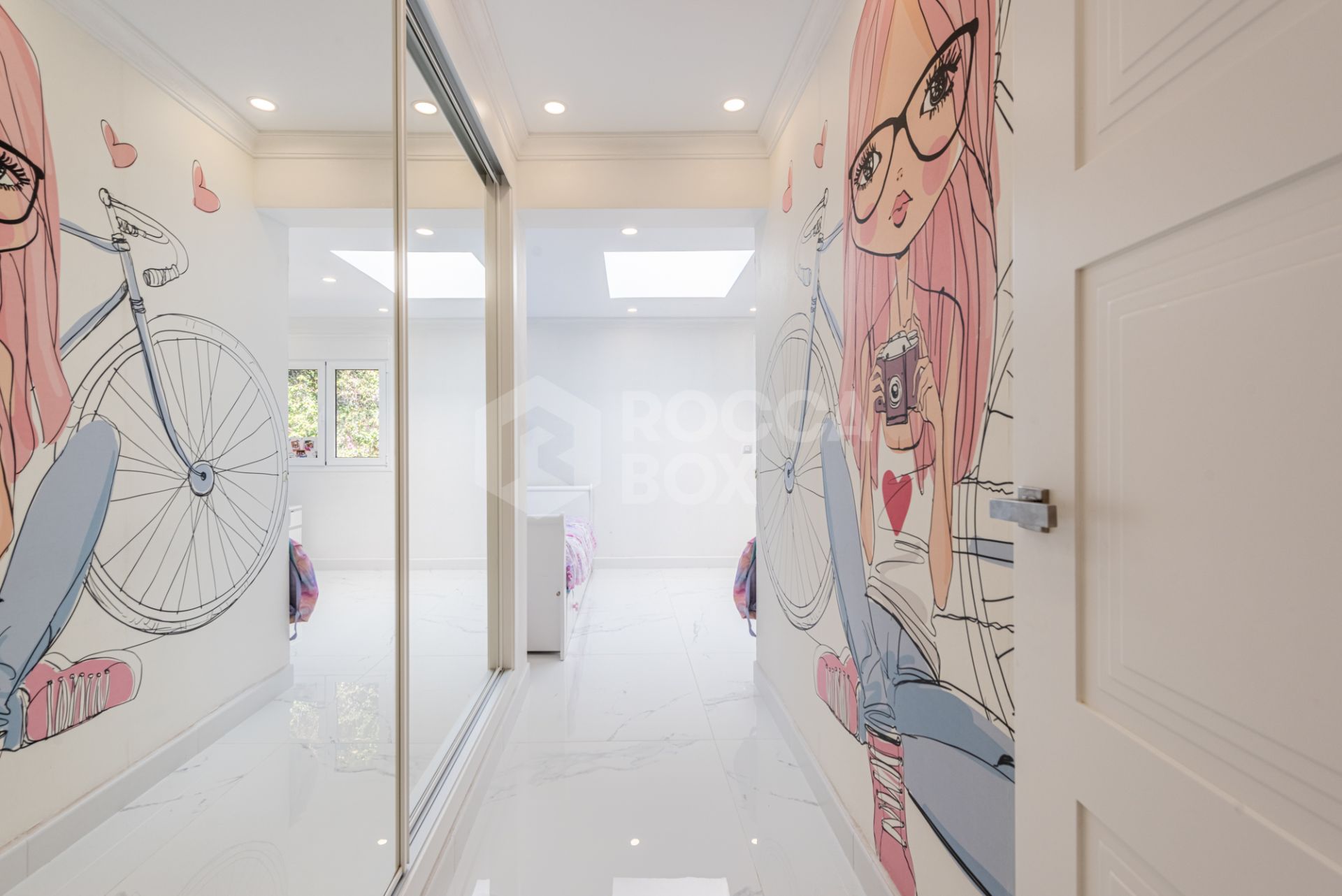 Completely Reconstructed Sea-View Villa with Tourist License – Marbella East