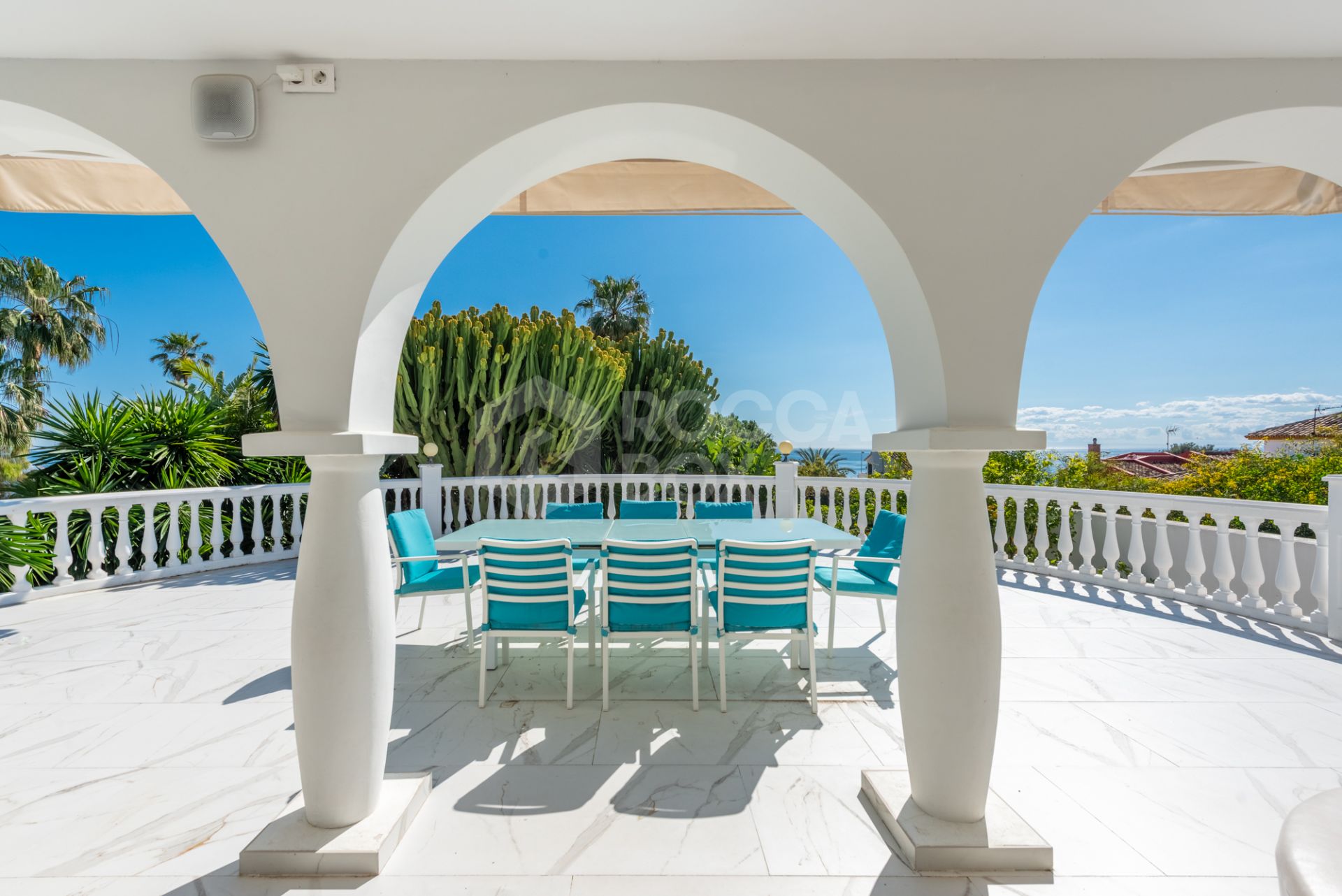 Completely Reconstructed Sea-View Villa with Tourist License – Marbella East