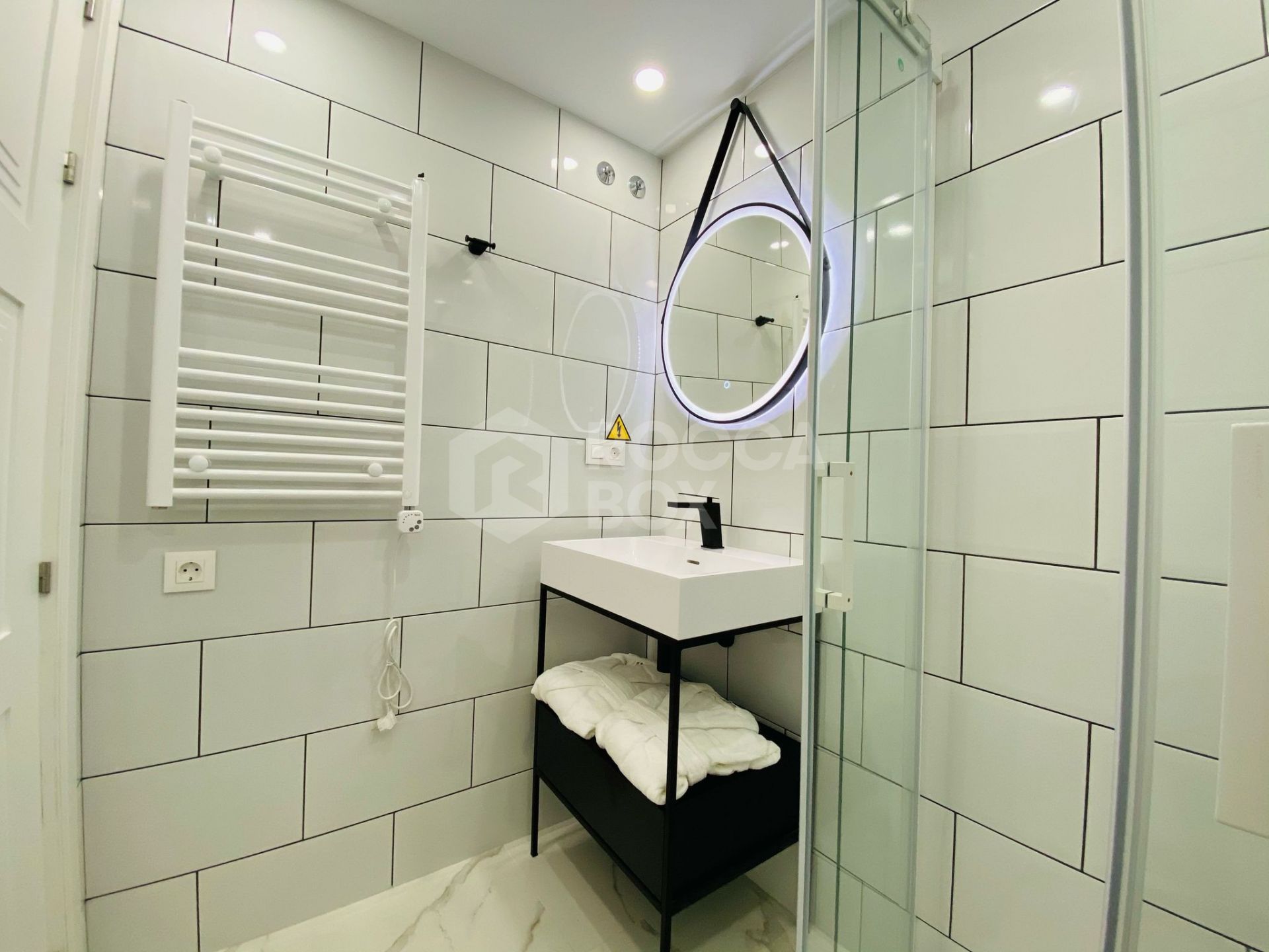 Completely Reconstructed Sea-View Villa with Tourist License – Marbella East