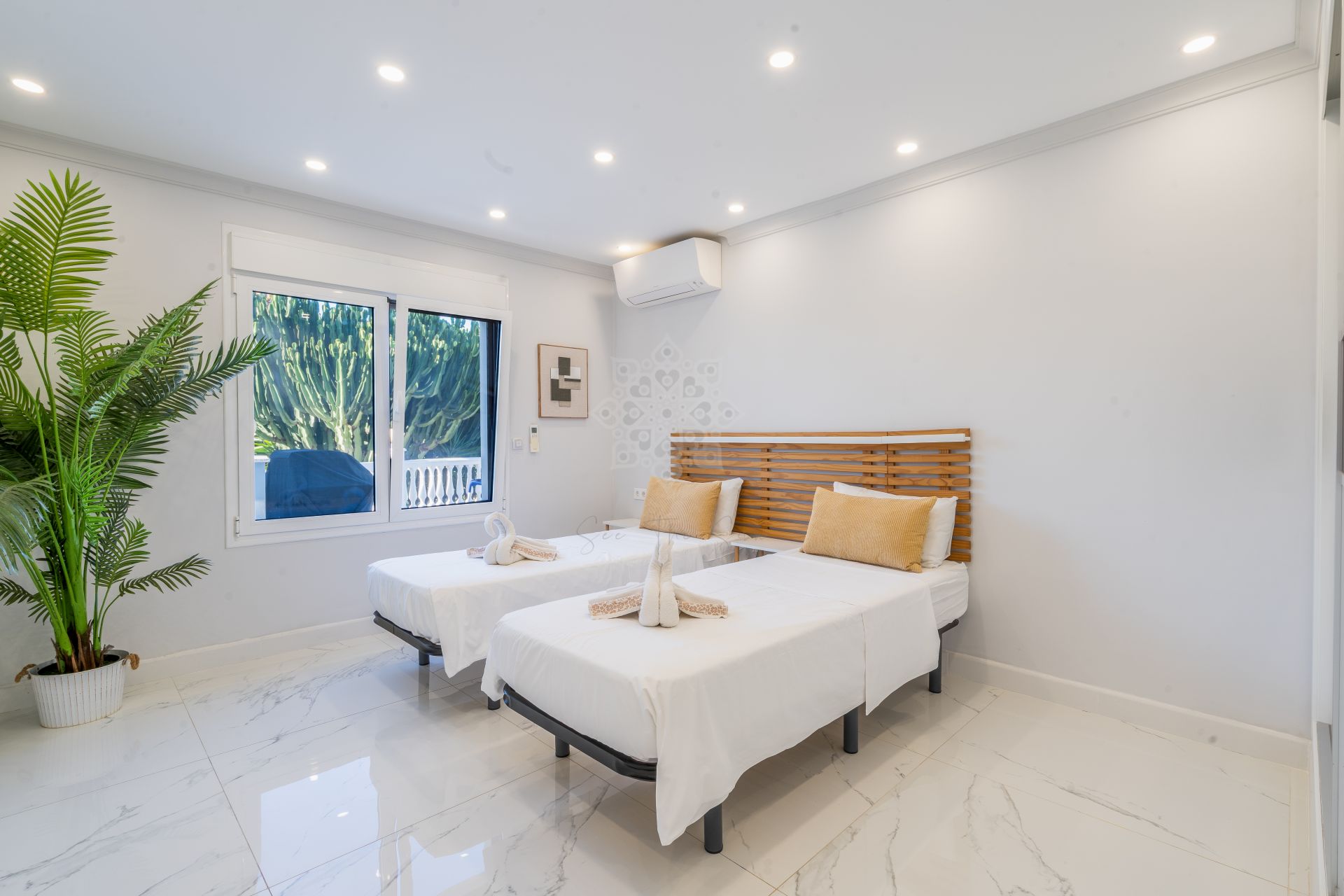 Villa in El Real Panorama, Marbella