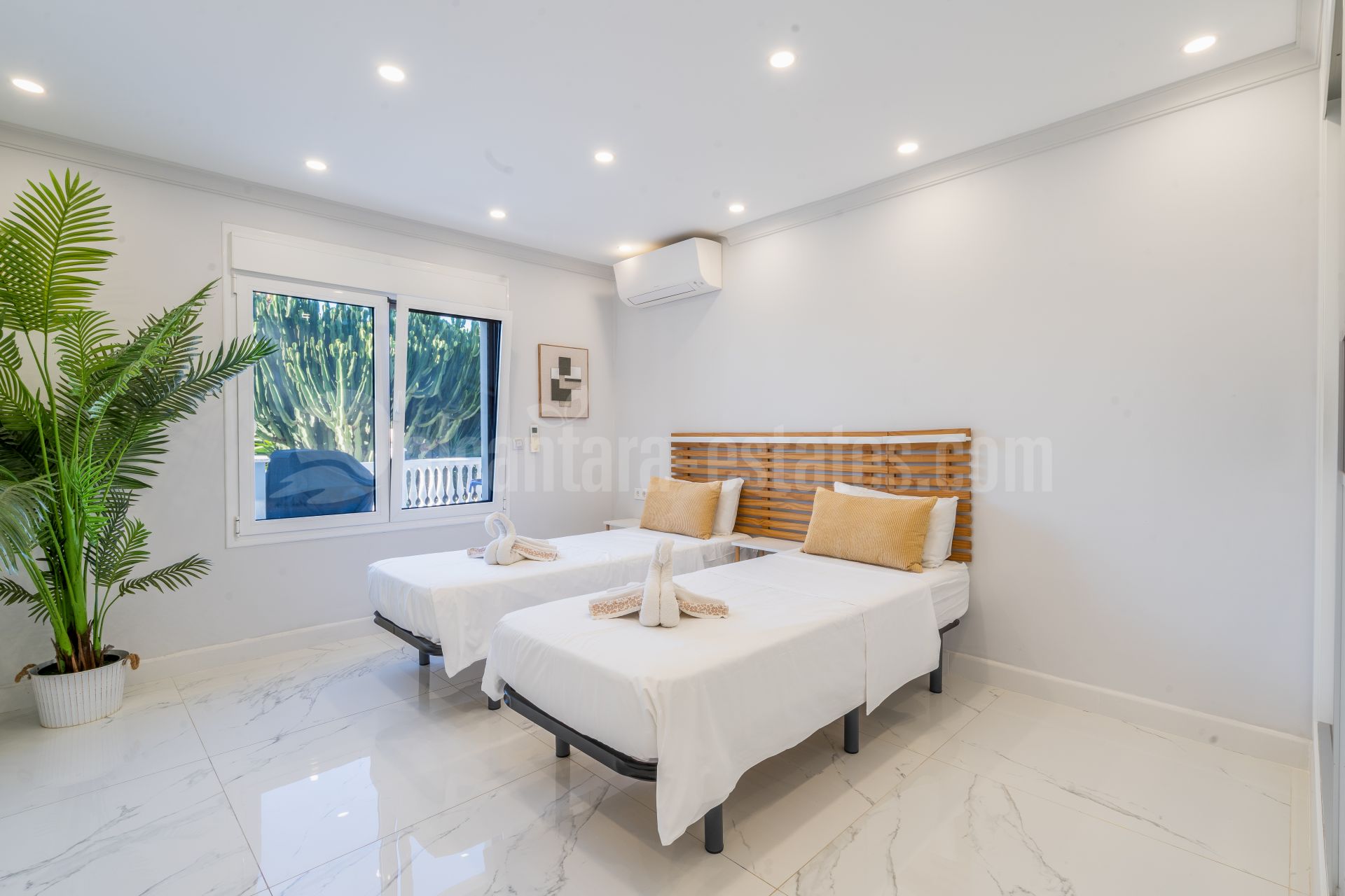 Villa in El Real Panorama, Marbella