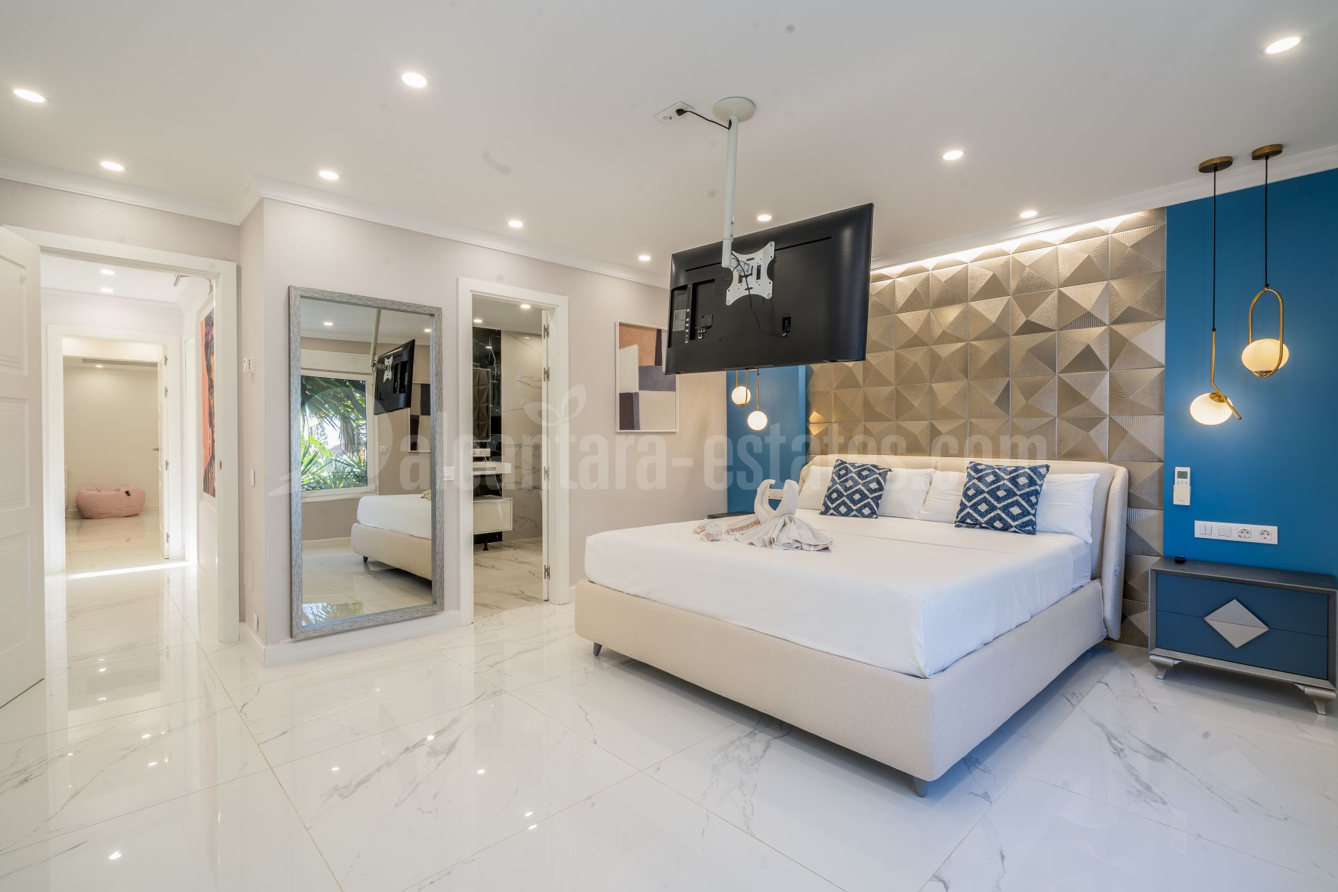 Villa in El Real Panorama, Marbella