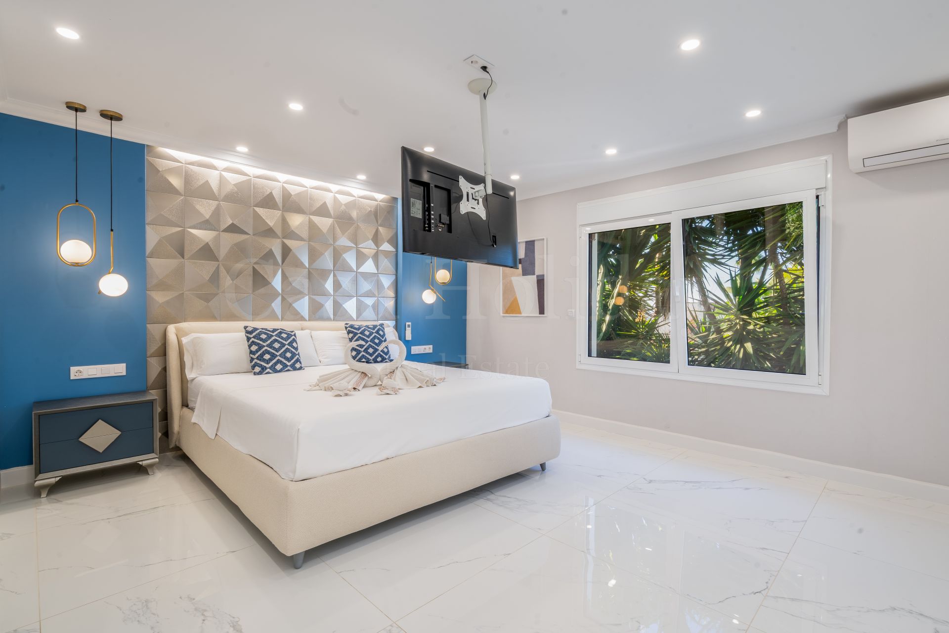 Villa in El Real Panorama, Marbella