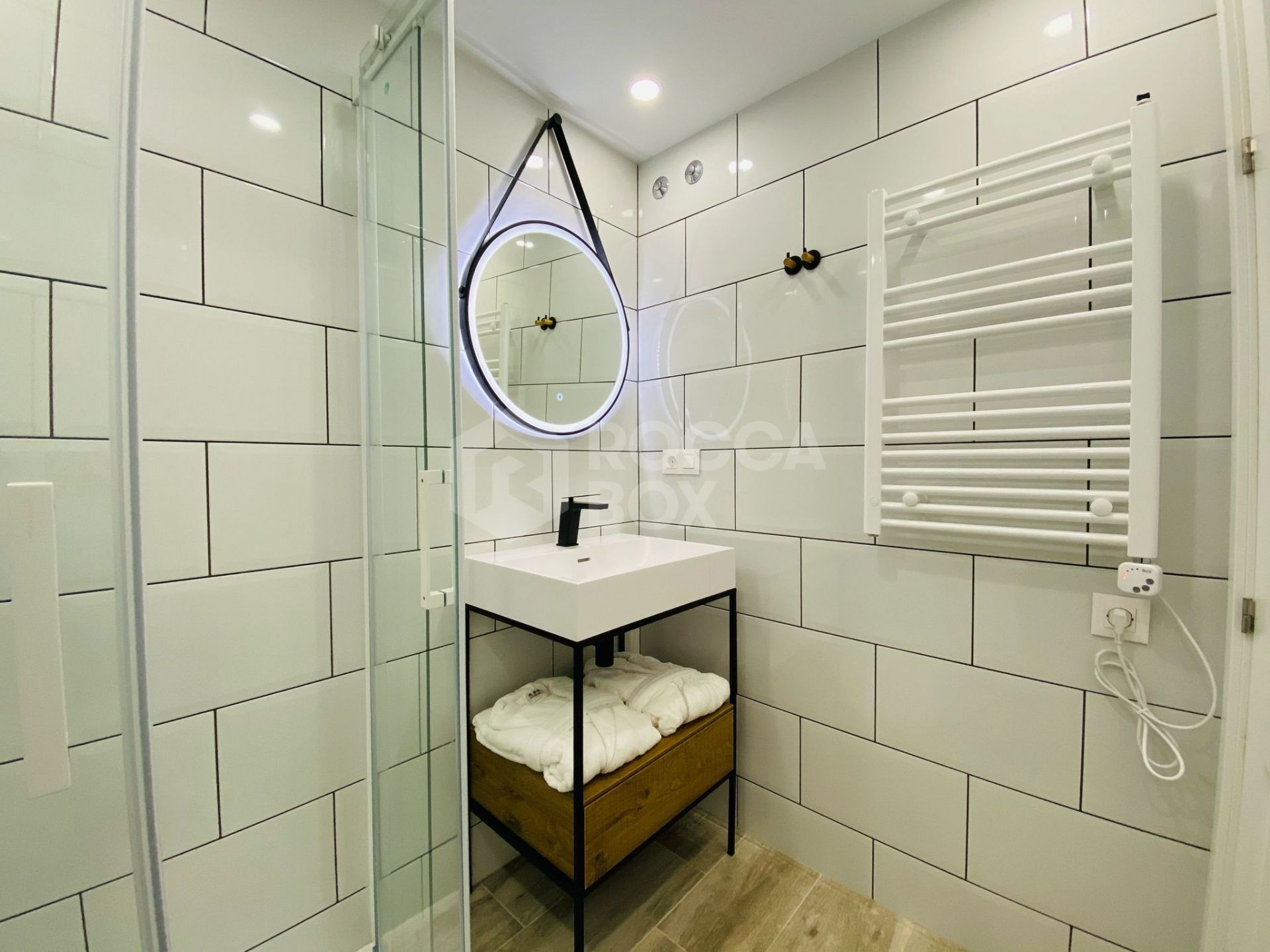 Completely Reconstructed Sea-View Villa with Tourist License – Marbella East