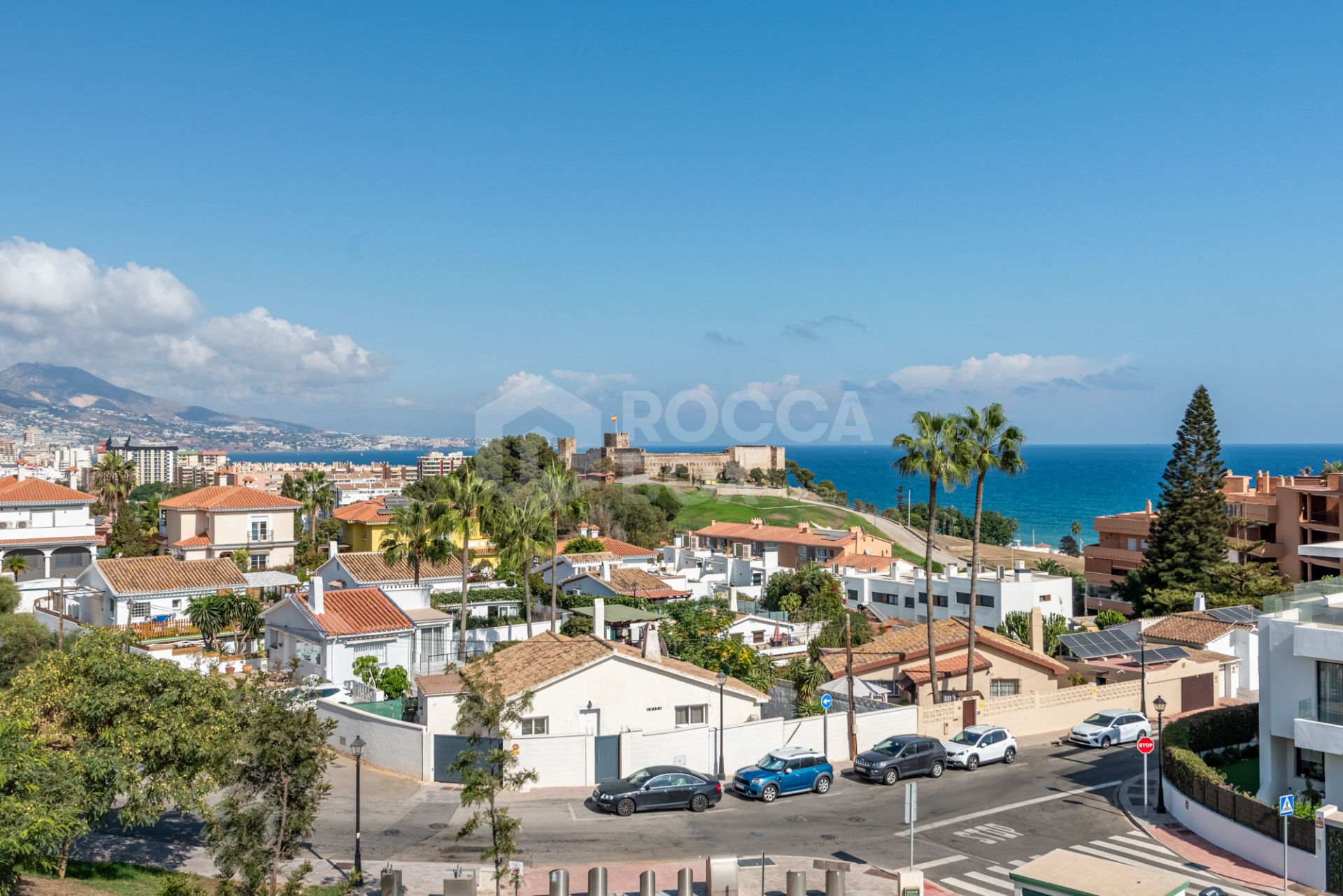 Modern Elegance with Sea and urban views over Fuengirola with turist license